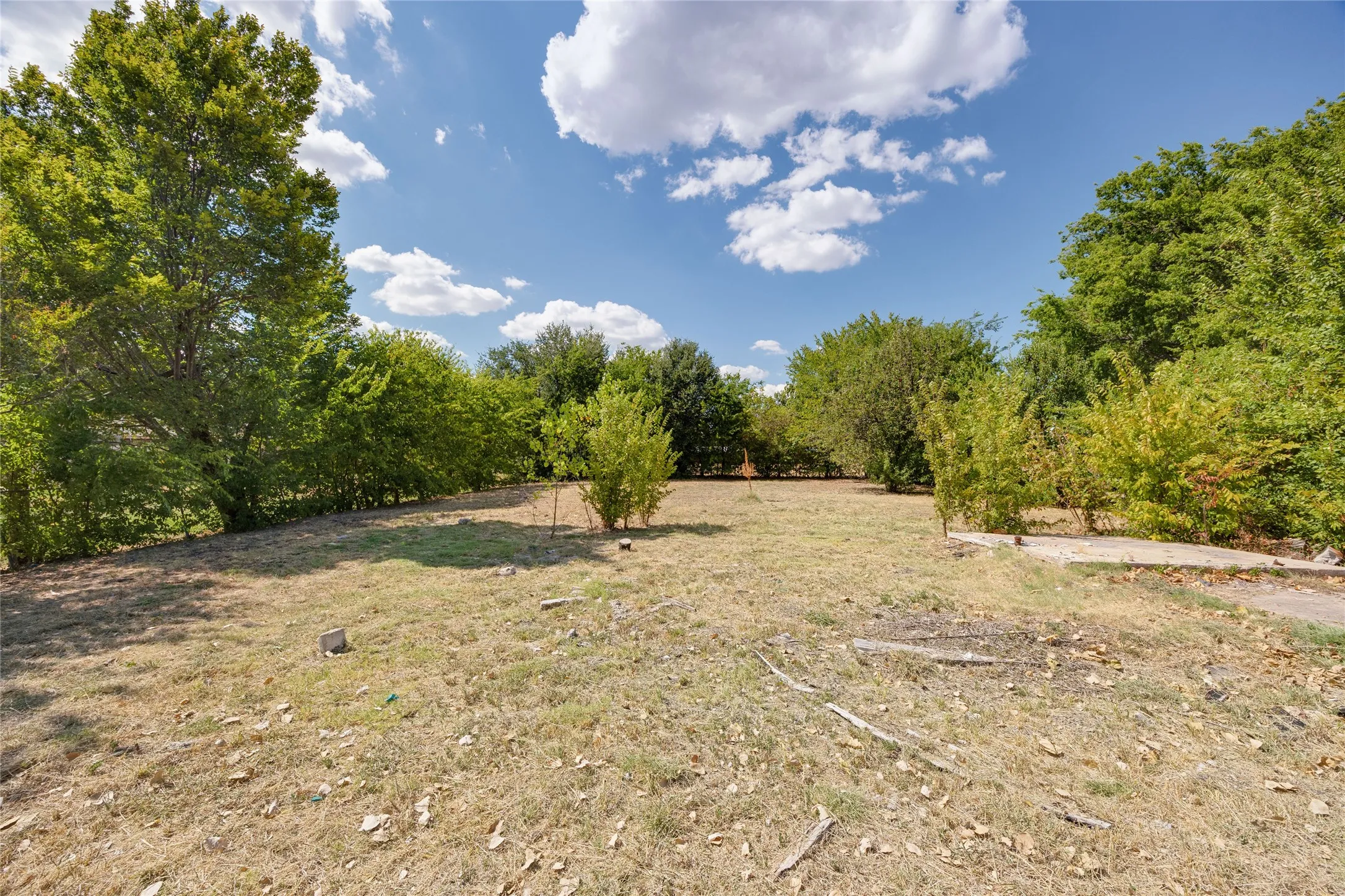 Unimproved Land For Sale in Dallas County , 609 Gatewood Road, Garland, Texas 75043, 0, 0, Garage spaces, 0 Sqft, built in 1960, mls#21042974, Real Estate Agent in Garland, Homes For Sale in Dallas county, Homes For Sale in Garland, Realtor in Garland Texas, Real Estate Brokerage Independent Realty Texas, Luminita Cordes Realtor