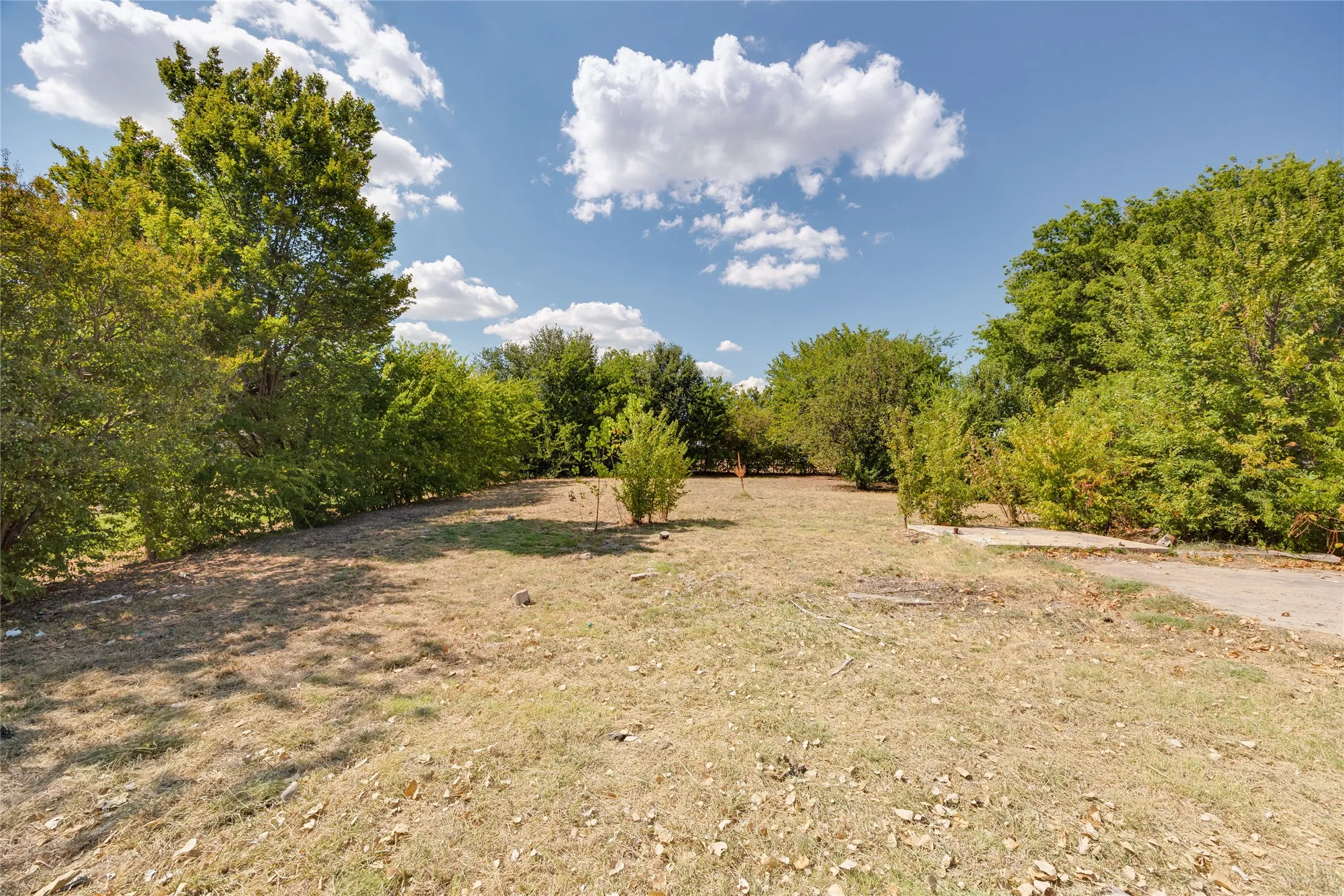 Unimproved Land For Sale in Dallas County , 609 Gatewood Road, Garland, Texas 75043, 0, 0, Garage spaces, 0 Sqft, built in 1960, mls#21042974, Real Estate Agent in Garland, Homes For Sale in Dallas county, Homes For Sale in Garland, Realtor in Garland Texas, Real Estate Brokerage Independent Realty Texas, Luminita Cordes Realtor