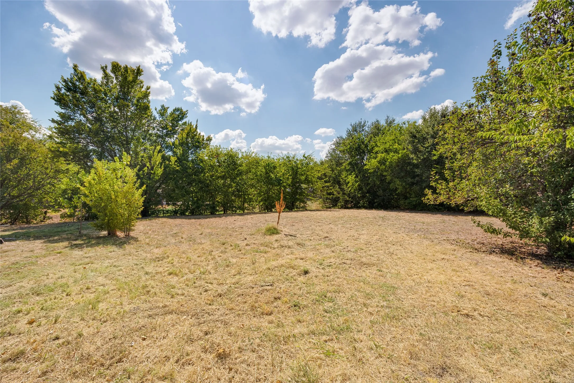Unimproved Land For Sale in Dallas County , 609 Gatewood Road, Garland, Texas 75043, 0, 0, Garage spaces, 0 Sqft, built in 1960, mls#21042974, Real Estate Agent in Garland, Homes For Sale in Dallas county, Homes For Sale in Garland, Realtor in Garland Texas, Real Estate Brokerage Independent Realty Texas, Luminita Cordes Realtor