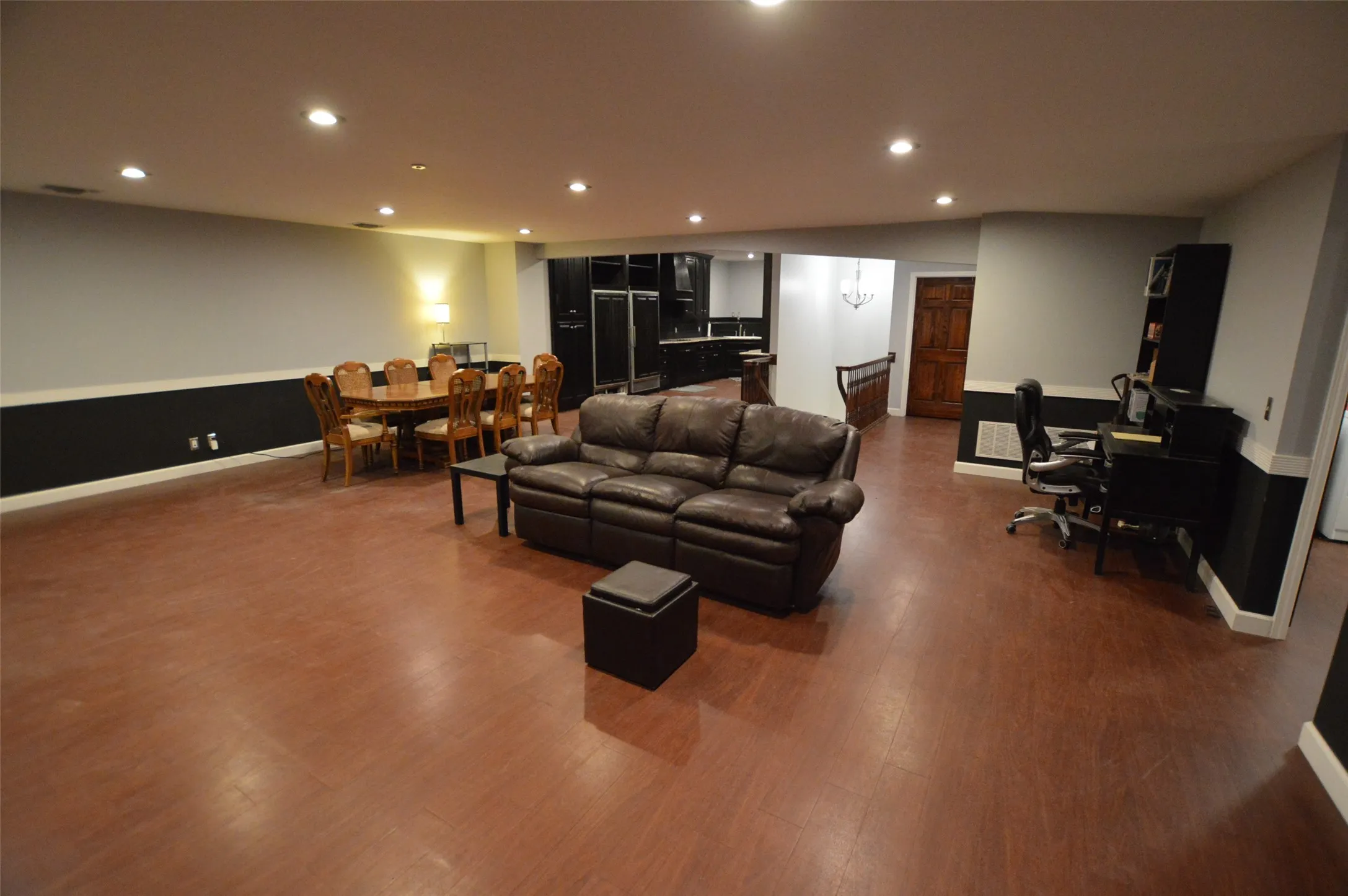 2,500 sf of living on 2nd floor