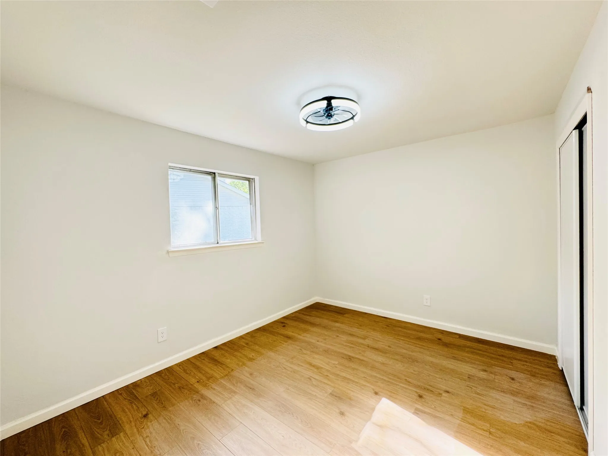 Single Family Residence For Sale in Dallas County , 21 Grant Circle, Richardson, Texas 75081, 5 Bedrooms, 3 Bathrooms, 2 Garage spaces, 1,986 Sqft, built in 1973, Preowned, Price $439,900, mls#21043401, Real Estate Agent in Richardson, Homes For Sale in Dallas county, Homes For Sale in Richardson, Realtor in Richardson Texas, Real Estate Brokerage Independent Realty Texas, Luminita Cordes Realtor