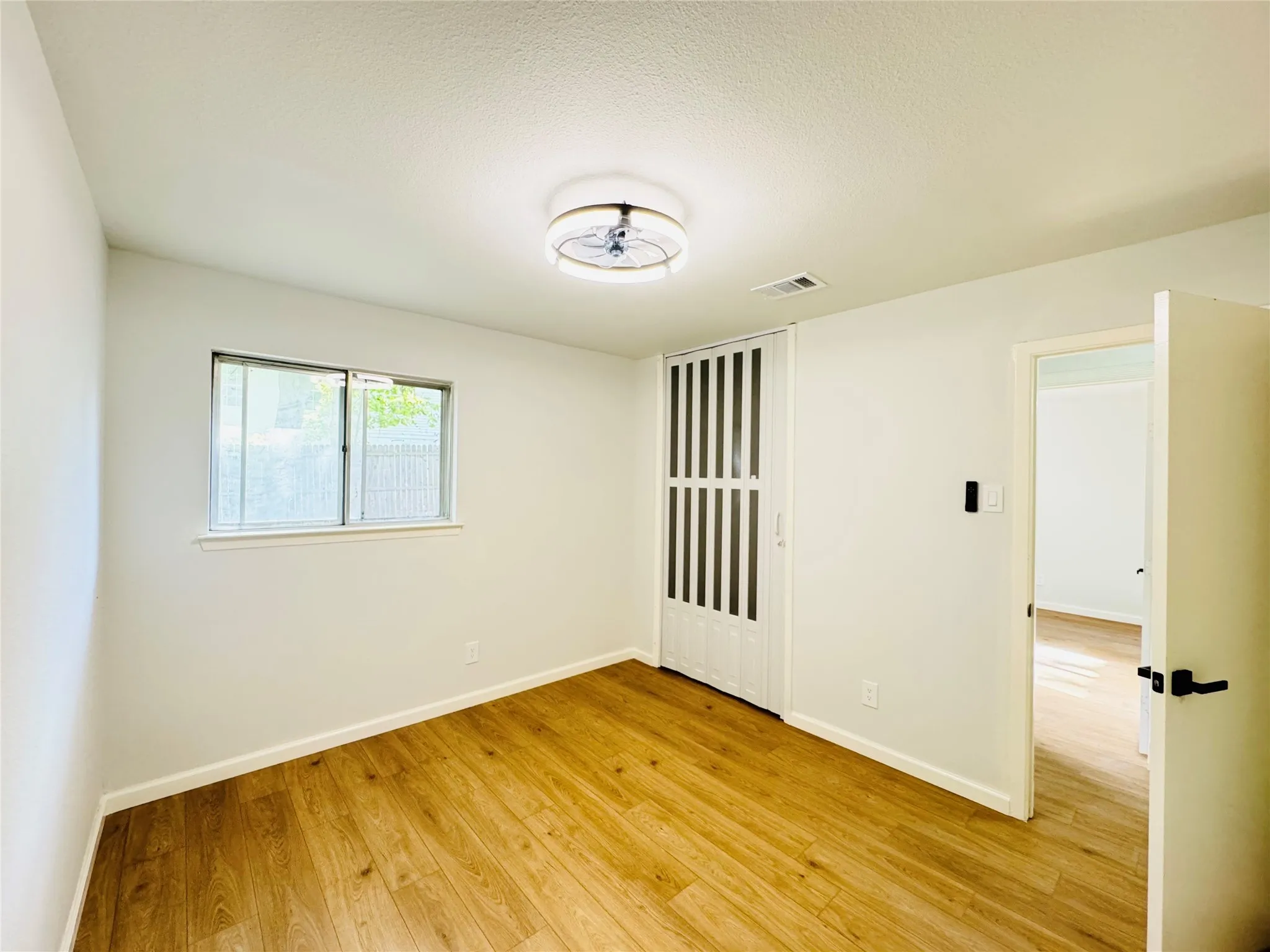 Single Family Residence For Sale in Dallas County , 21 Grant Circle, Richardson, Texas 75081, 5 Bedrooms, 3 Bathrooms, 2 Garage spaces, 1,986 Sqft, built in 1973, Preowned, Price $439,900, mls#21043401, Real Estate Agent in Richardson, Homes For Sale in Dallas county, Homes For Sale in Richardson, Realtor in Richardson Texas, Real Estate Brokerage Independent Realty Texas, Luminita Cordes Realtor