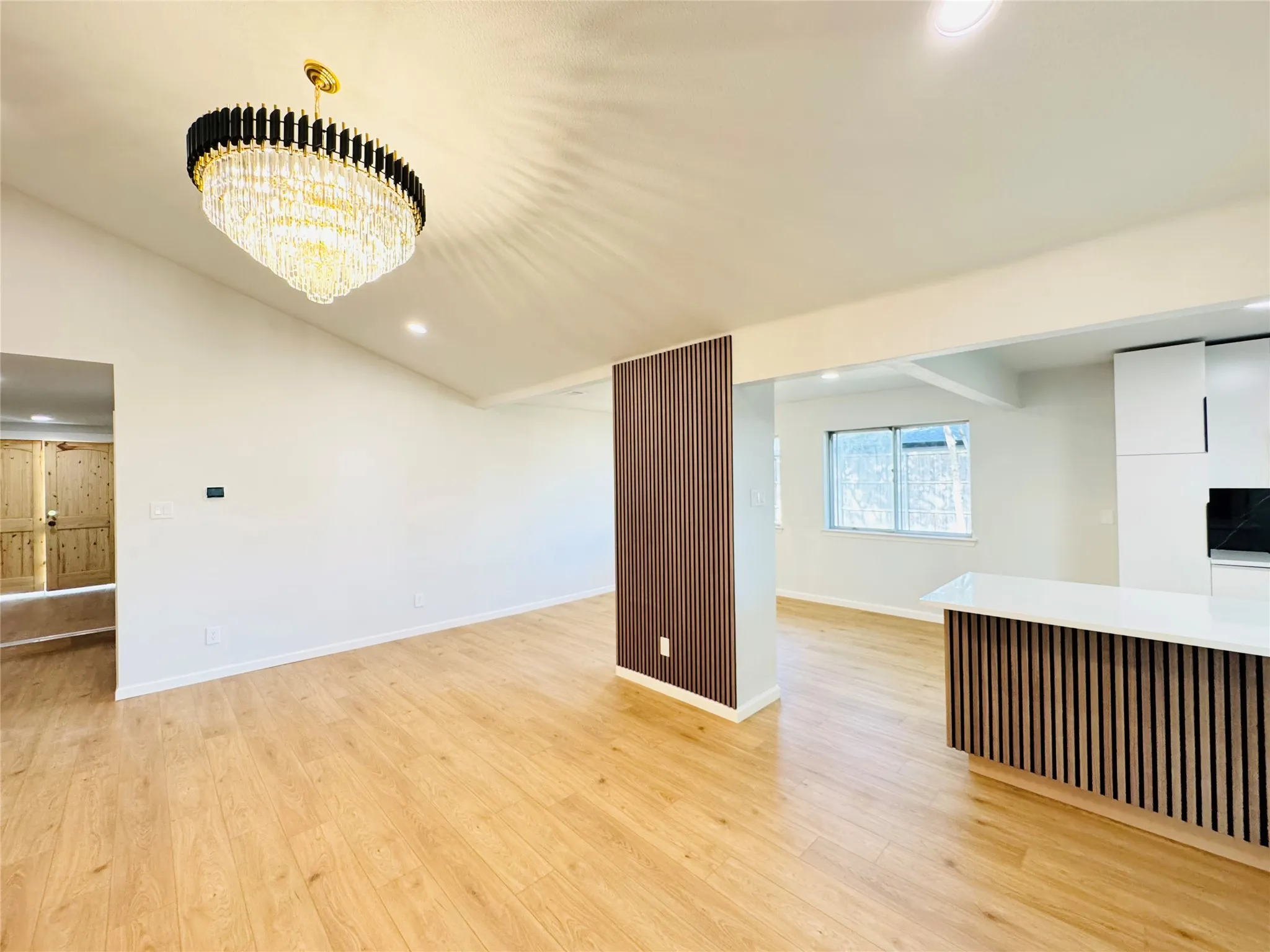 Single Family Residence For Sale in Dallas County , 21 Grant Circle, Richardson, Texas 75081, 5 Bedrooms, 3 Bathrooms, 2 Garage spaces, 1,986 Sqft, built in 1973, Preowned, Price $439,900, mls#21043401, Real Estate Agent in Richardson, Homes For Sale in Dallas county, Homes For Sale in Richardson, Realtor in Richardson Texas, Real Estate Brokerage Independent Realty Texas, Luminita Cordes Realtor