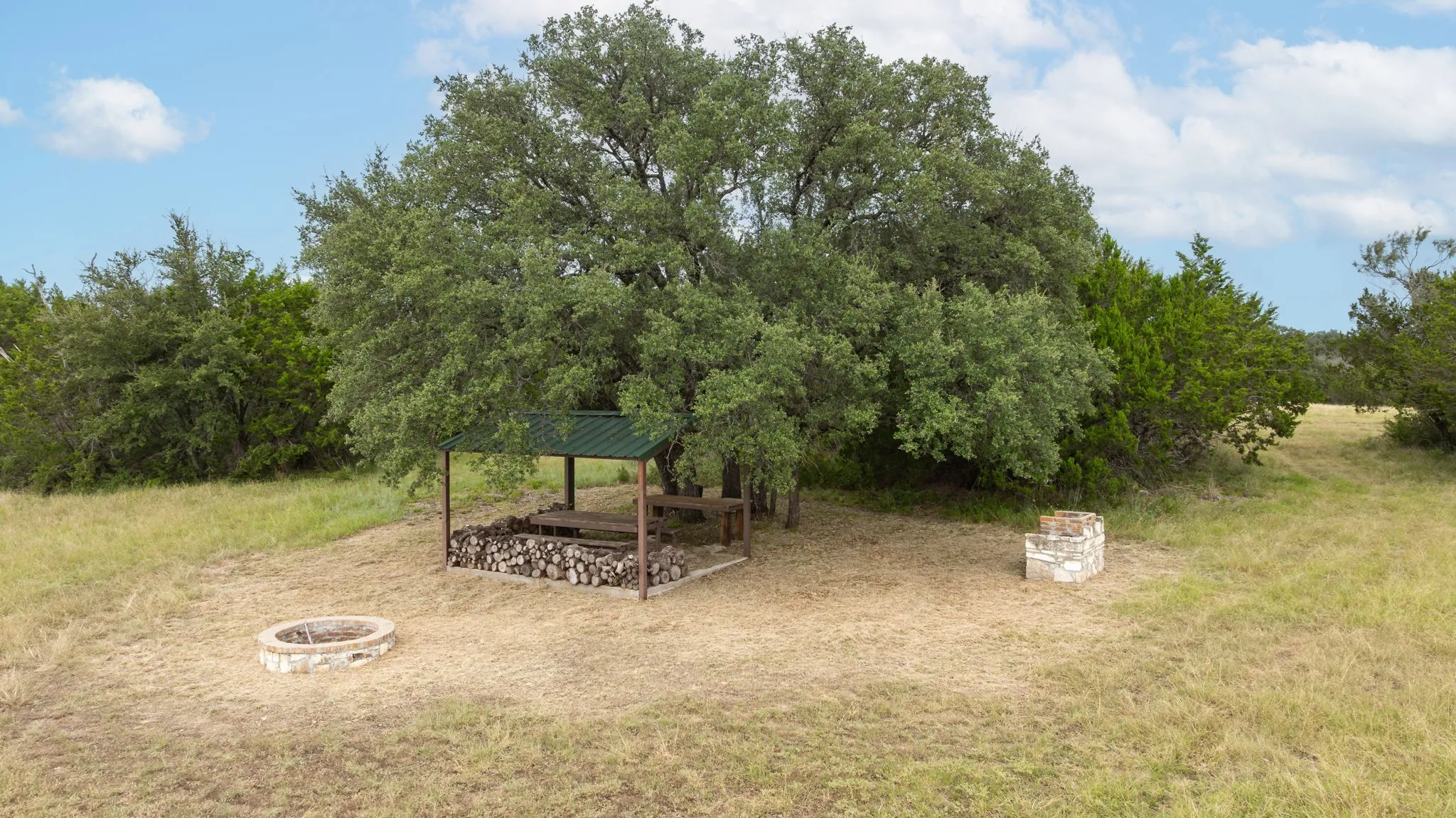 Farm For Sale in Erath County , 2707 County Road 247, Hico, Texas 76457, 4 Bedroom, 3 Bathroom, 3 Garage spaces, 2,846 Sqft, built in 1987, mls#21041986, Real Estate Agent in Hico, Homes For Sale in Erath county, Homes For Sale in Hico, Realtor in Hico Texas, Real Estate Brokerage Independent Realty Texas, Luminita Cordes Realtor