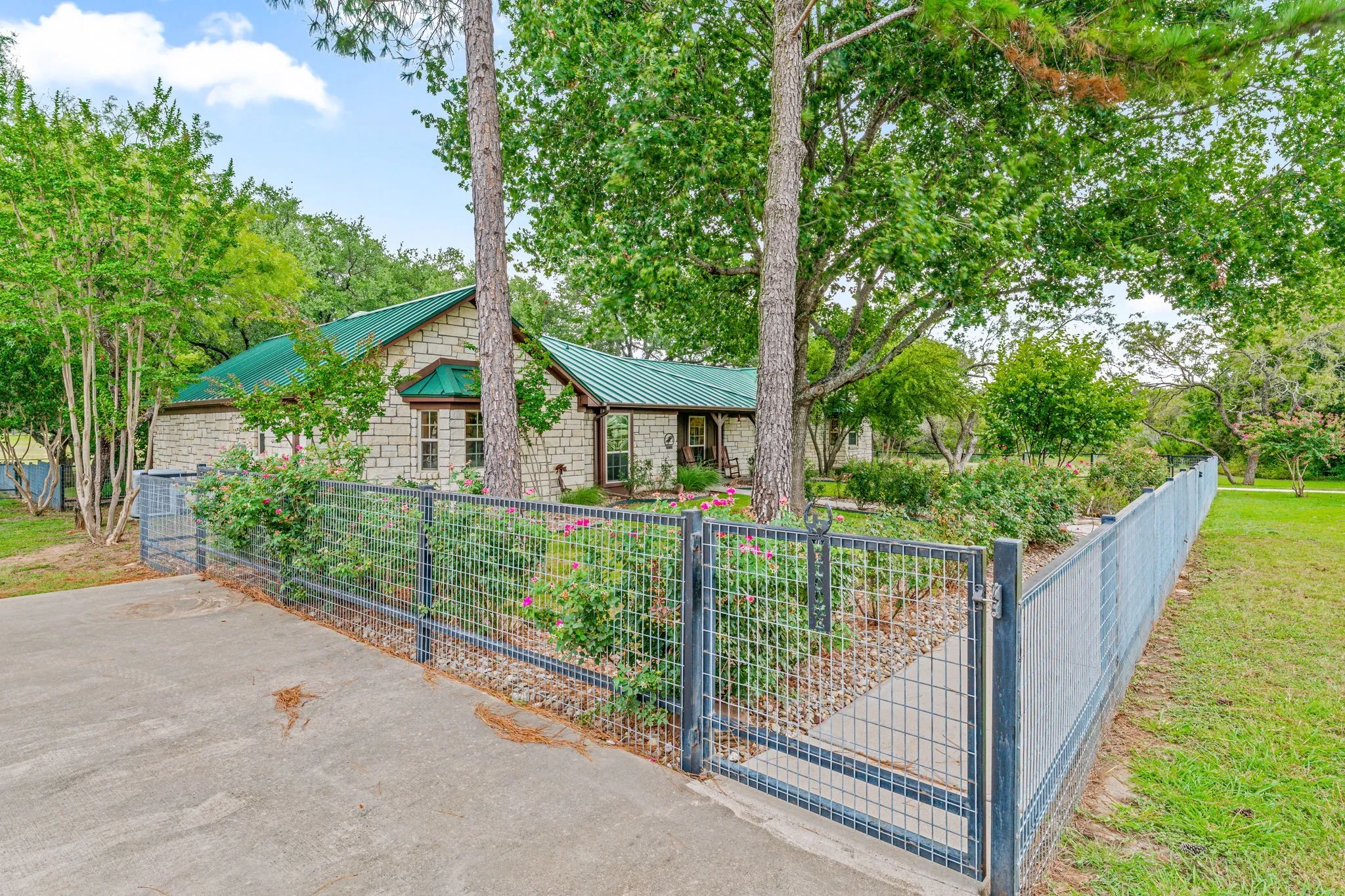 Farm For Sale in Erath County , 2707 County Road 247, Hico, Texas 76457, 4 Bedroom, 3 Bathroom, 3 Garage spaces, 2,846 Sqft, built in 1987, mls#21041986, Real Estate Agent in Hico, Homes For Sale in Erath county, Homes For Sale in Hico, Realtor in Hico Texas, Real Estate Brokerage Independent Realty Texas, Luminita Cordes Realtor