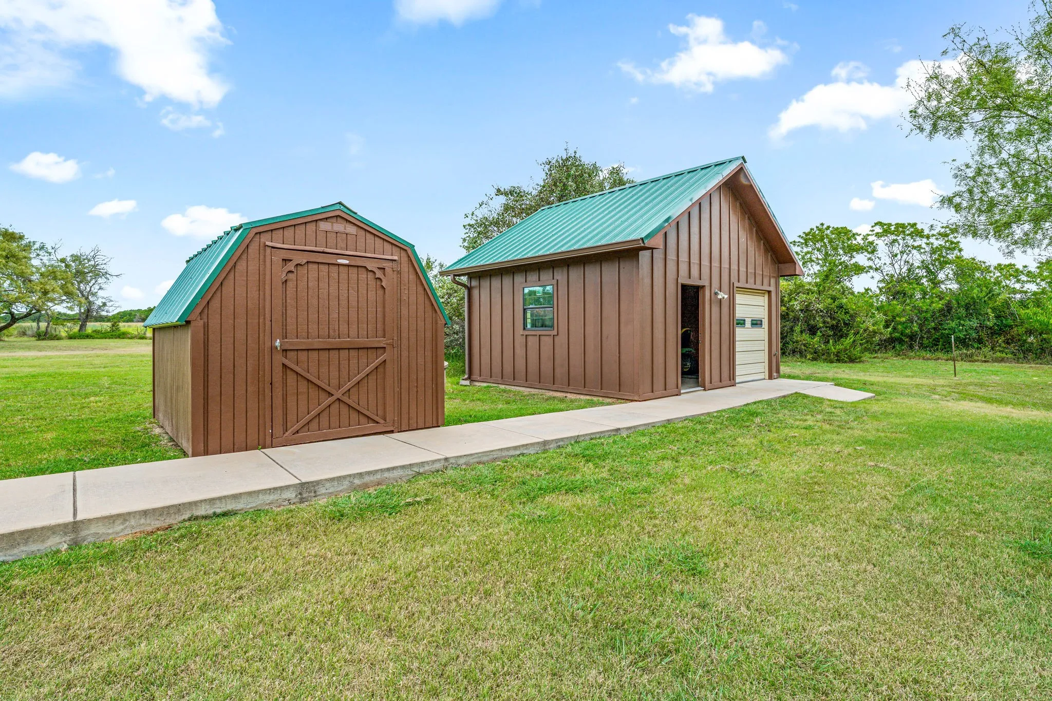Farm For Sale in Erath County , 2707 County Road 247, Hico, Texas 76457, 4 Bedroom, 3 Bathroom, 3 Garage spaces, 2,846 Sqft, built in 1987, mls#21041986, Real Estate Agent in Hico, Homes For Sale in Erath county, Homes For Sale in Hico, Realtor in Hico Texas, Real Estate Brokerage Independent Realty Texas, Luminita Cordes Realtor