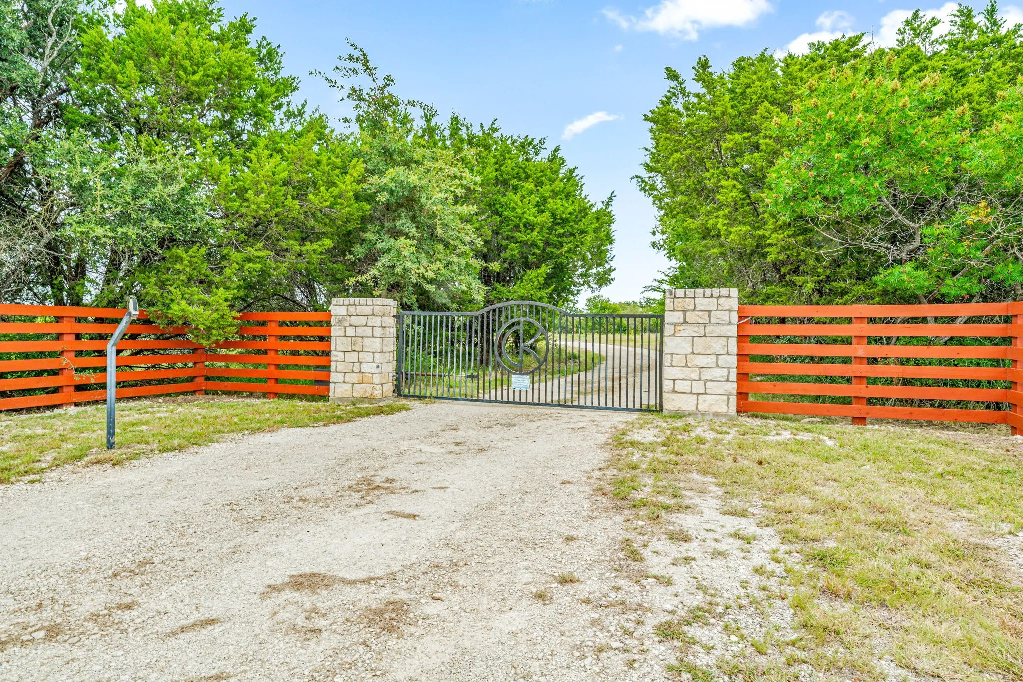 Farm For Sale in Erath County , 2707 County Road 247, Hico, Texas 76457, 4 Bedroom, 3 Bathroom, 3 Garage spaces, 2,846 Sqft, built in 1987, mls#21041986, Real Estate Agent in Hico, Homes For Sale in Erath county, Homes For Sale in Hico, Realtor in Hico Texas, Real Estate Brokerage Independent Realty Texas, Luminita Cordes Realtor