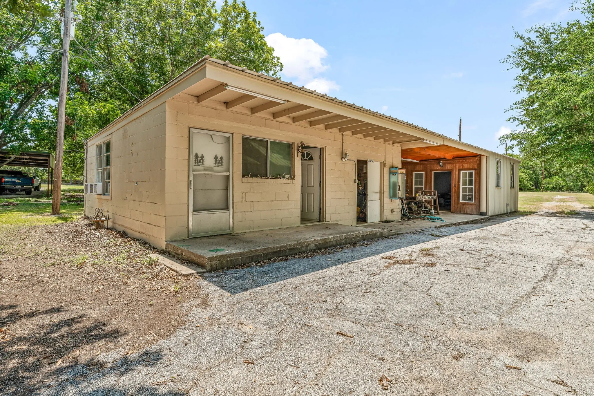 Unimproved Land For Sale in Palo Pinto County , 14330 S Highway 281, Santo, Texas 76472, 0, 0, Garage spaces, 0 Sqft, built in 1972, Preowned, mls#21043521, Real Estate Agent in Santo, Homes For Sale in Palo Pinto county, Homes For Sale in Santo, Realtor in Santo Texas, Real Estate Brokerage Independent Realty Texas, Luminita Cordes Realtor
