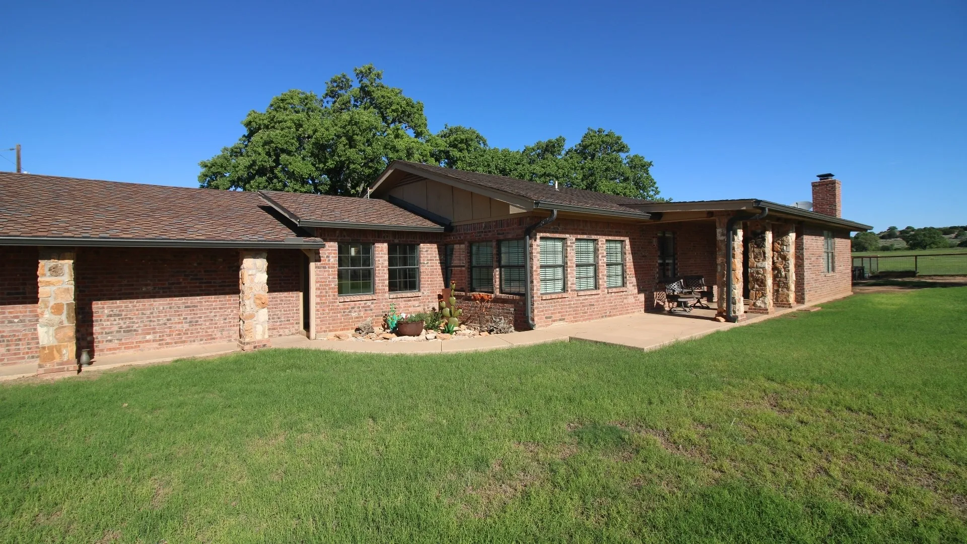 Farm For Sale in Taylor County , 502 County Road 194, Ovalo, Texas 79541, 4 Bedroom, 3 Bathroom, 2 Garage spaces, 2,467 Sqft, built in 1984, mls#21043559, Real Estate Agent in Ovalo, Homes For Sale in Taylor county, Homes For Sale in Ovalo, Realtor in Ovalo Texas, Real Estate Brokerage Independent Realty Texas, Luminita Cordes Realtor