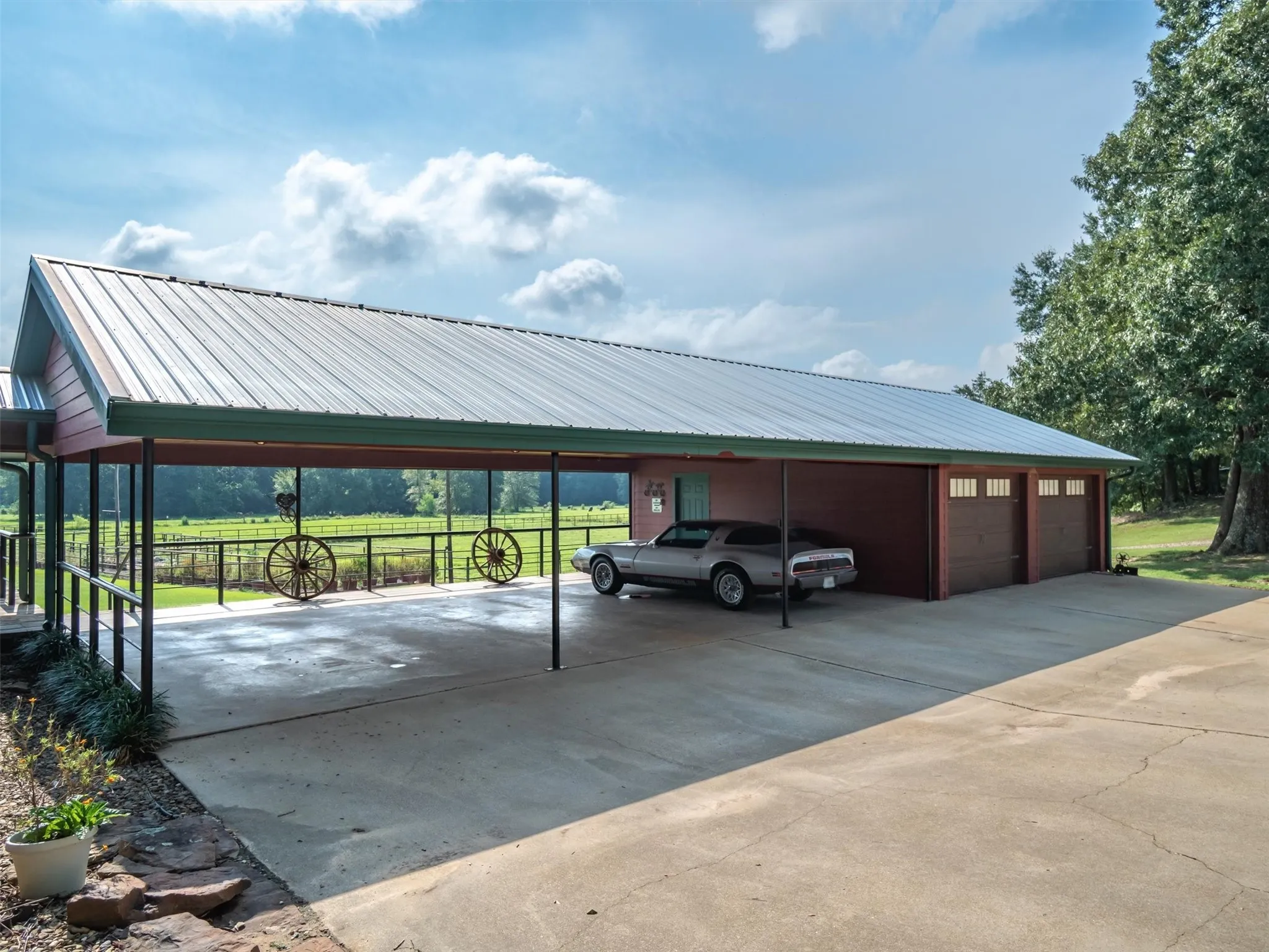 Farm For Sale in Wood County , 5282 N State Hwy 37, Winnsboro, Texas 75494, 4 Bedroom, 3 Bathroom, 2 Garage spaces, 2,700 Sqft, built in 2018, mls#21043706, Real Estate Agent in Winnsboro, Homes For Sale in Wood county, Homes For Sale in Winnsboro, Realtor in Winnsboro Texas, Real Estate Brokerage Independent Realty Texas, Luminita Cordes Realtor