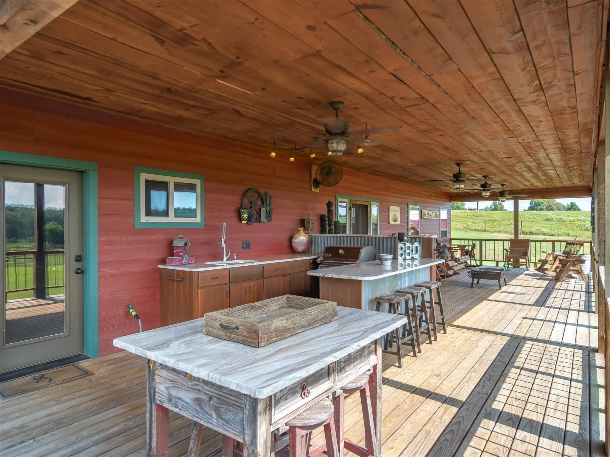 Outdoor Kitchen