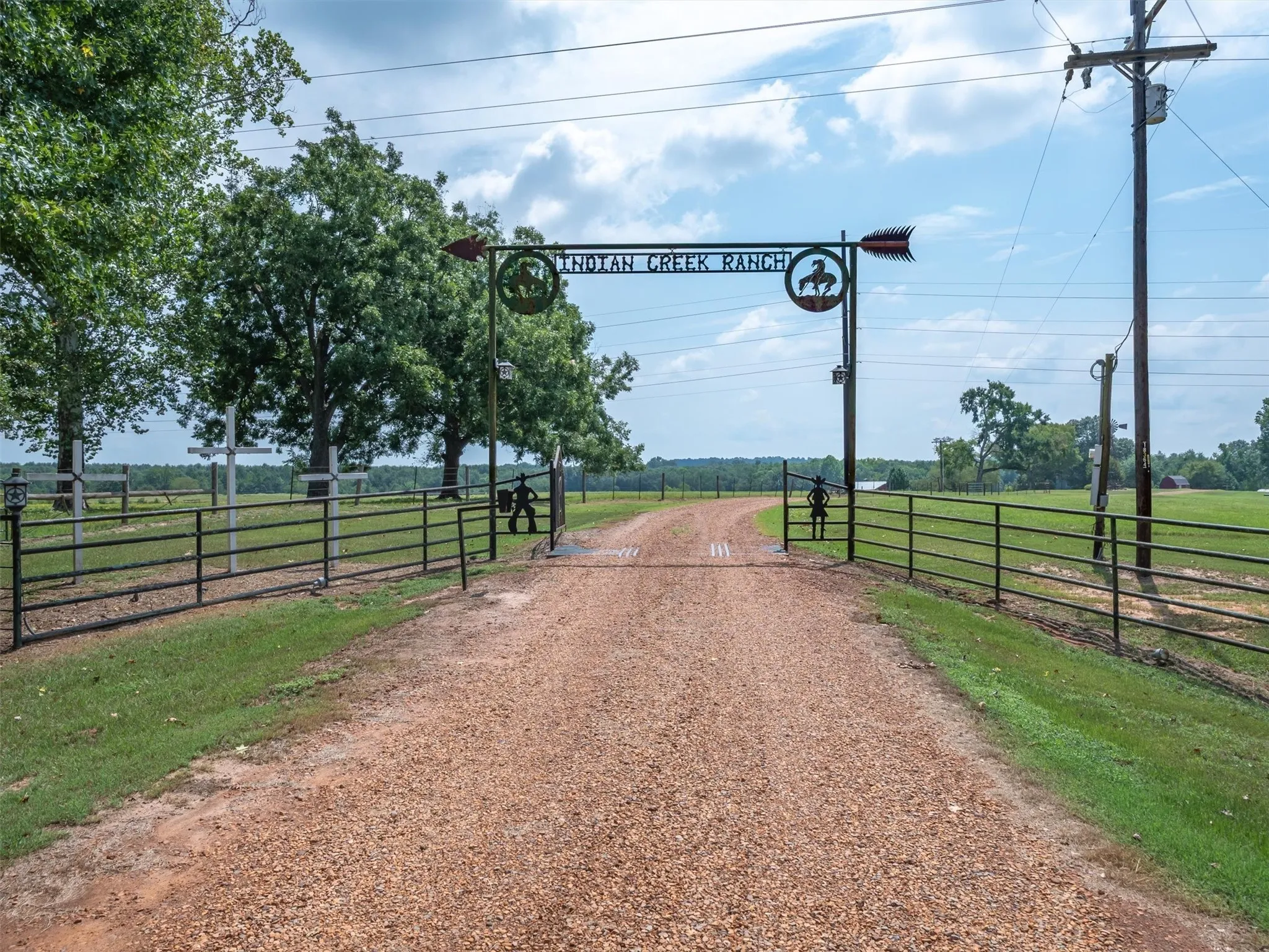 Farm For Sale in Wood County , 5282 N State Hwy 37, Winnsboro, Texas 75494, 4 Bedroom, 3 Bathroom, 2 Garage spaces, 2,700 Sqft, built in 2018, mls#21043706, Real Estate Agent in Winnsboro, Homes For Sale in Wood county, Homes For Sale in Winnsboro, Realtor in Winnsboro Texas, Real Estate Brokerage Independent Realty Texas, Luminita Cordes Realtor
