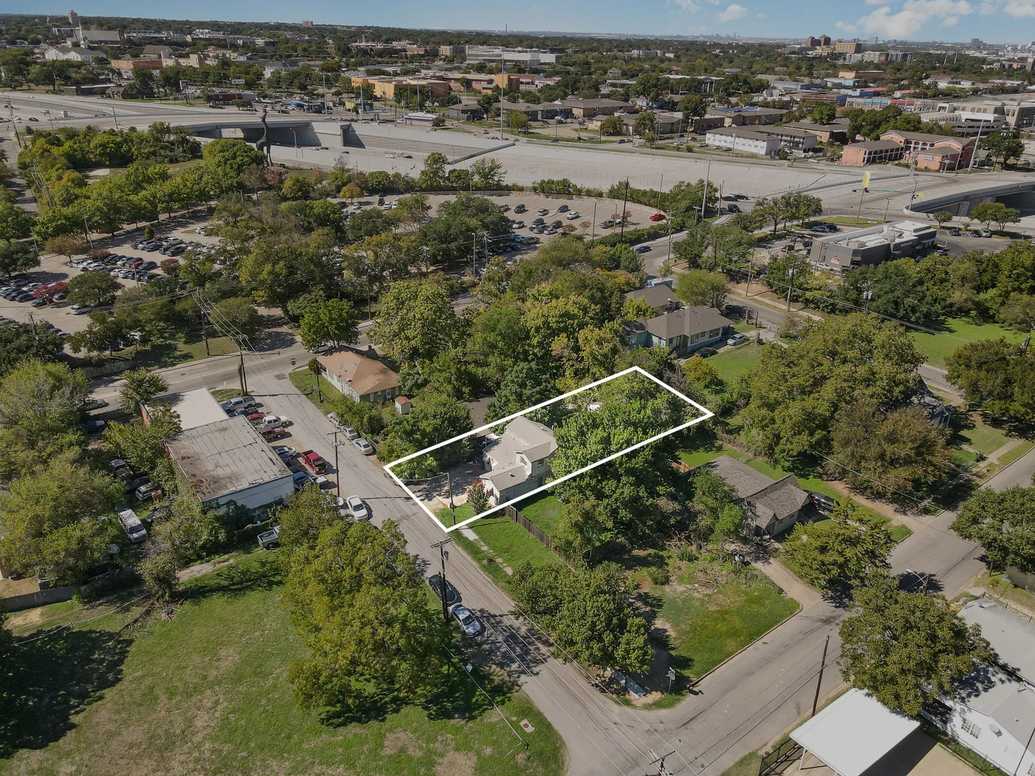 Single Family Residence For Sale in Dallas County , 815 Viola Street, Dallas, Texas 75203, 0, 0, Garage spaces, 672 Sqft, built in 1945, Preowned, mls#21043820, Real Estate Agent in Dallas, Homes For Sale in Dallas county, Homes For Sale in Dallas, Realtor in Dallas Texas, Real Estate Brokerage Independent Realty Texas, Luminita Cordes Realtor