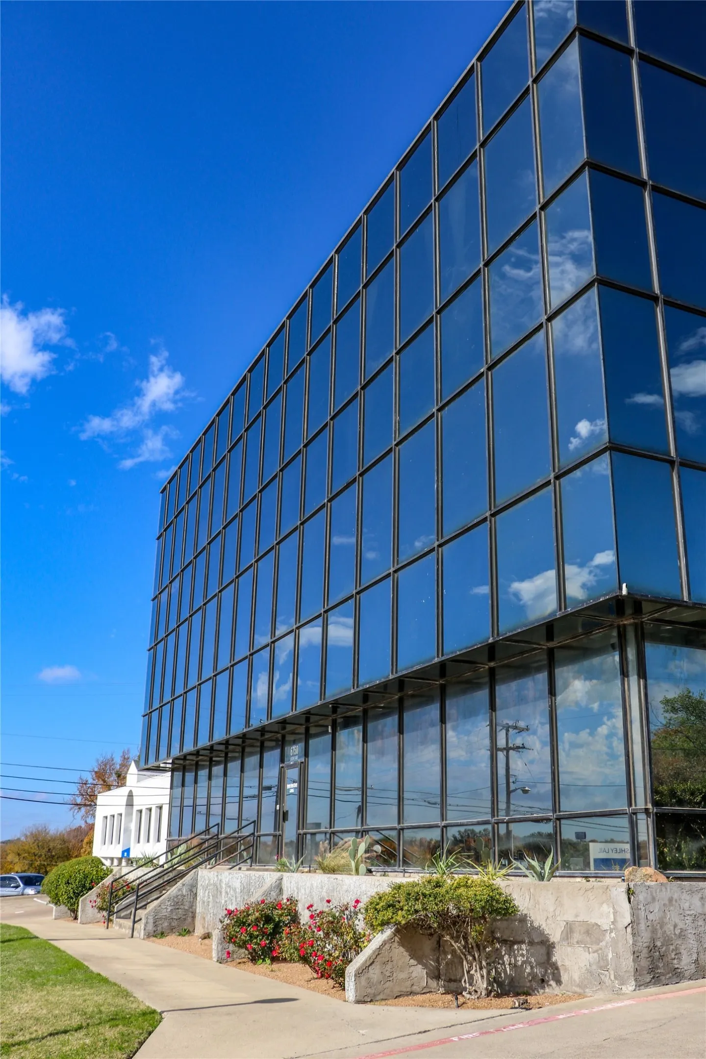 Office For Rent in Tarrant County , 6750 Locke Avenue, Fort Worth, Texas 76116, 0, 0, Garage spaces, 0 Sqft, built in 1986, Preowned, Price $20, mls#21037125, Real Estate Agent in Fort Worth, Homes For Rent in Tarrant county, Homes For Rent in Fort Worth, Realtor in Fort Worth Texas, Real Estate Brokerage Independent Realty Texas, Luminita Cordes Realtor