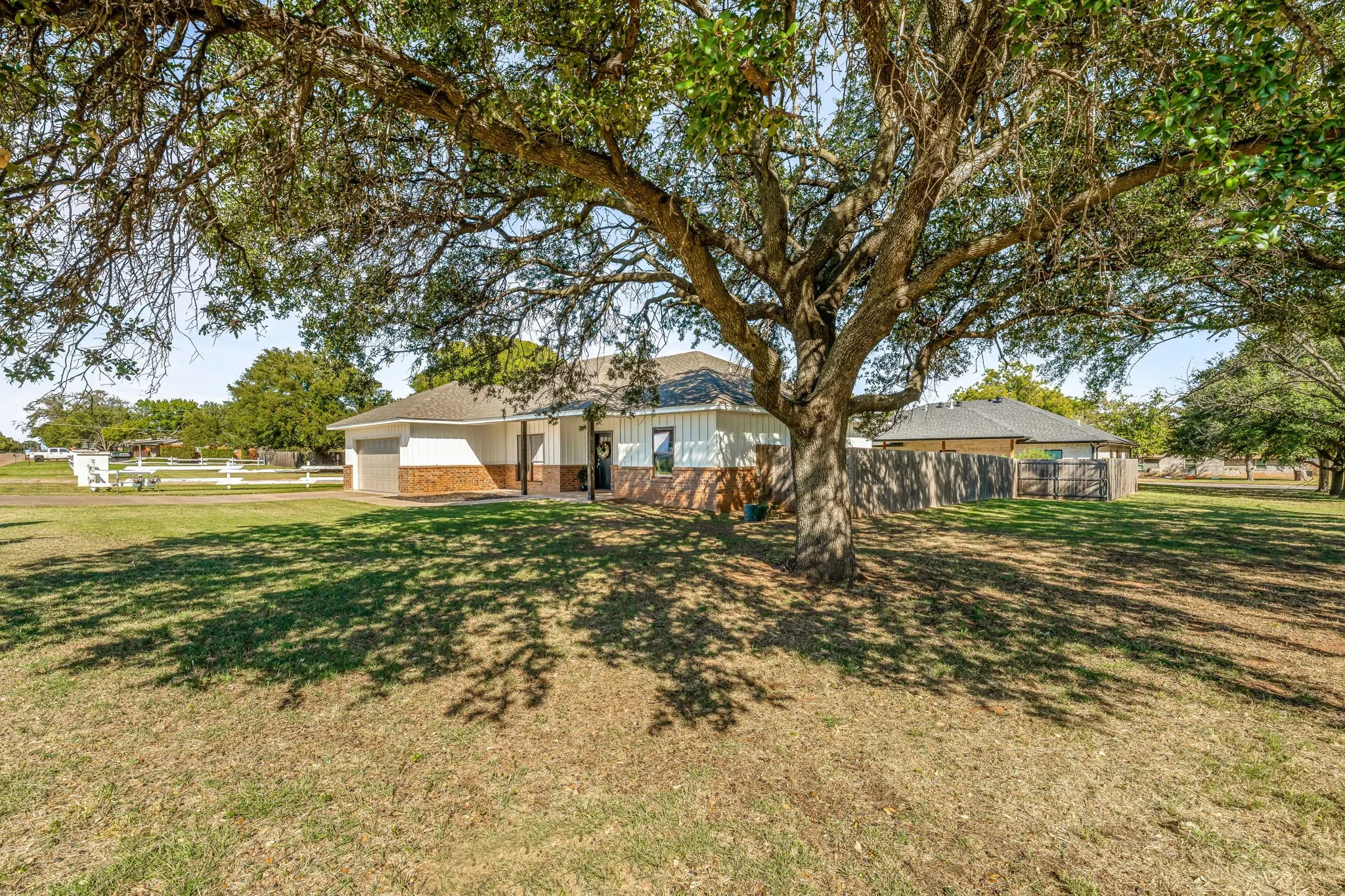 Single Family Residence For Sale in Wichita County , 1501 Johnson Road A, Iowa Park, Texas 76367, 3 Bedrooms, 2 Bathrooms, 2 Garage spaces, 1,587 Sqft, built in 2021, Price $270,000, mls#21045297, Real Estate Agent in Iowa Park, Homes For Sale in Wichita county, Homes For Sale in Iowa Park, Realtor in Iowa Park Texas, Real Estate Brokerage Independent Realty Texas, Luminita Cordes Realtor