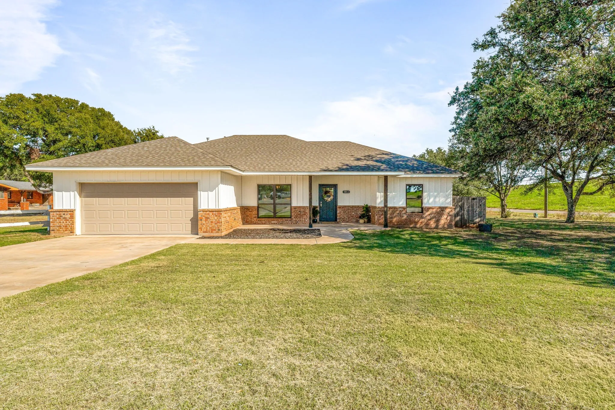 Single Family Residence For Sale in Wichita County , 1501 Johnson Road A, Iowa Park, Texas 76367, 3 Bedrooms, 2 Bathrooms, 2 Garage spaces, 1,587 Sqft, built in 2021, Price $270,000, mls#21045297, Real Estate Agent in Iowa Park, Homes For Sale in Wichita county, Homes For Sale in Iowa Park, Realtor in Iowa Park Texas, Real Estate Brokerage Independent Realty Texas, Luminita Cordes Realtor