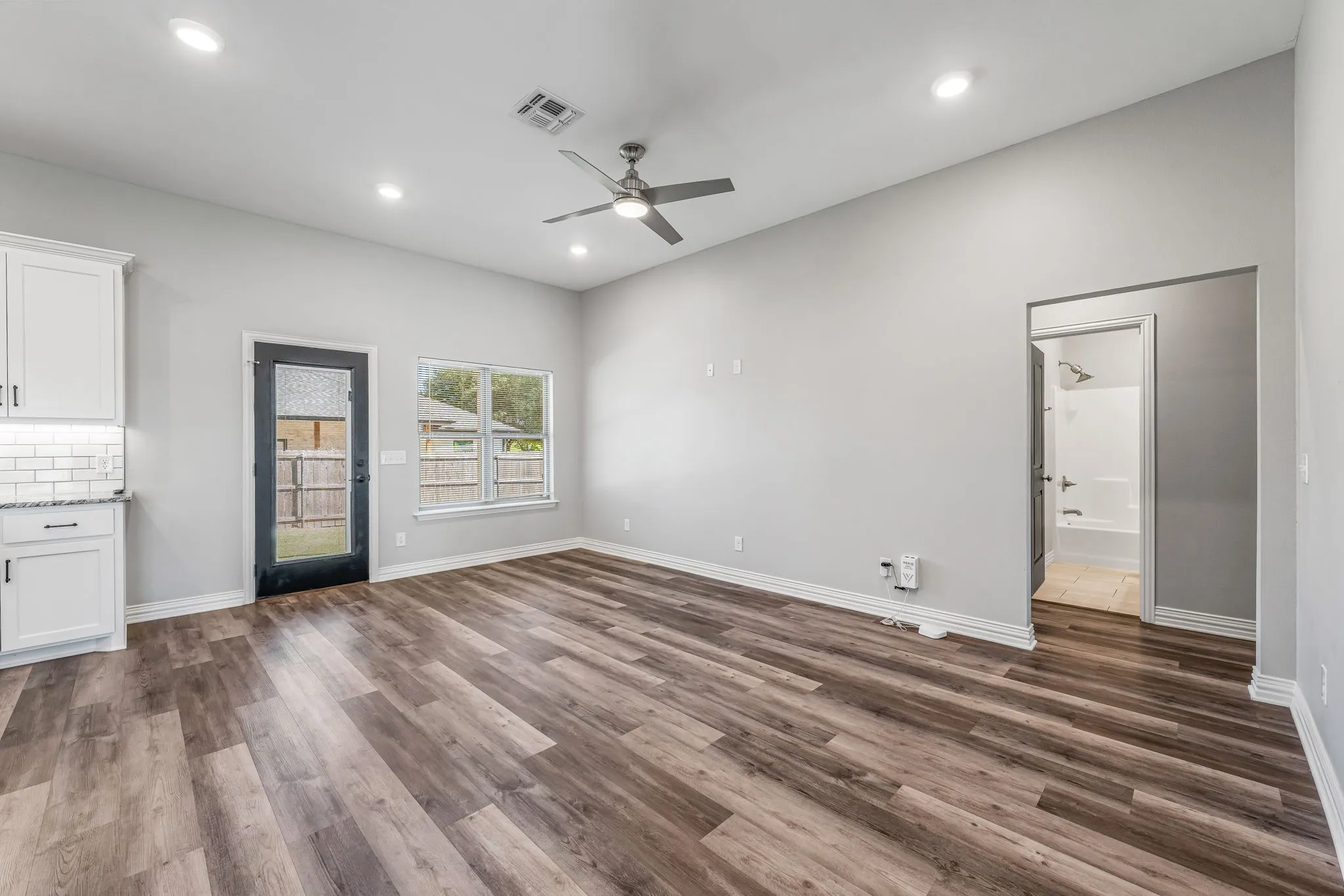 Single Family Residence For Sale in Wichita County , 1501 Johnson Road A, Iowa Park, Texas 76367, 3 Bedrooms, 2 Bathrooms, 2 Garage spaces, 1,587 Sqft, built in 2021, Price $270,000, mls#21045297, Real Estate Agent in Iowa Park, Homes For Sale in Wichita county, Homes For Sale in Iowa Park, Realtor in Iowa Park Texas, Real Estate Brokerage Independent Realty Texas, Luminita Cordes Realtor