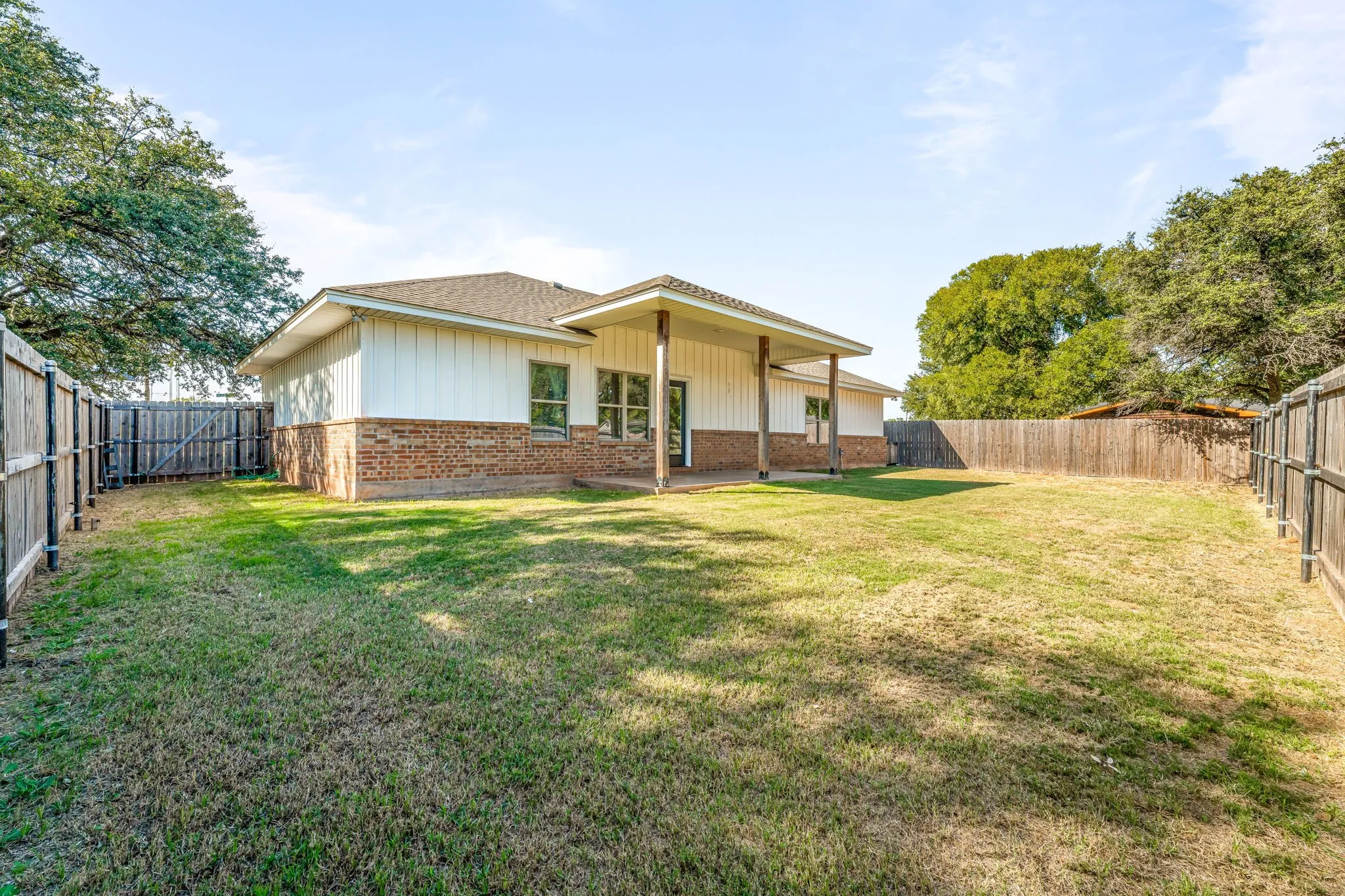 Single Family Residence For Sale in Wichita County , 1501 Johnson Road A, Iowa Park, Texas 76367, 3 Bedrooms, 2 Bathrooms, 2 Garage spaces, 1,587 Sqft, built in 2021, Price $270,000, mls#21045297, Real Estate Agent in Iowa Park, Homes For Sale in Wichita county, Homes For Sale in Iowa Park, Realtor in Iowa Park Texas, Real Estate Brokerage Independent Realty Texas, Luminita Cordes Realtor