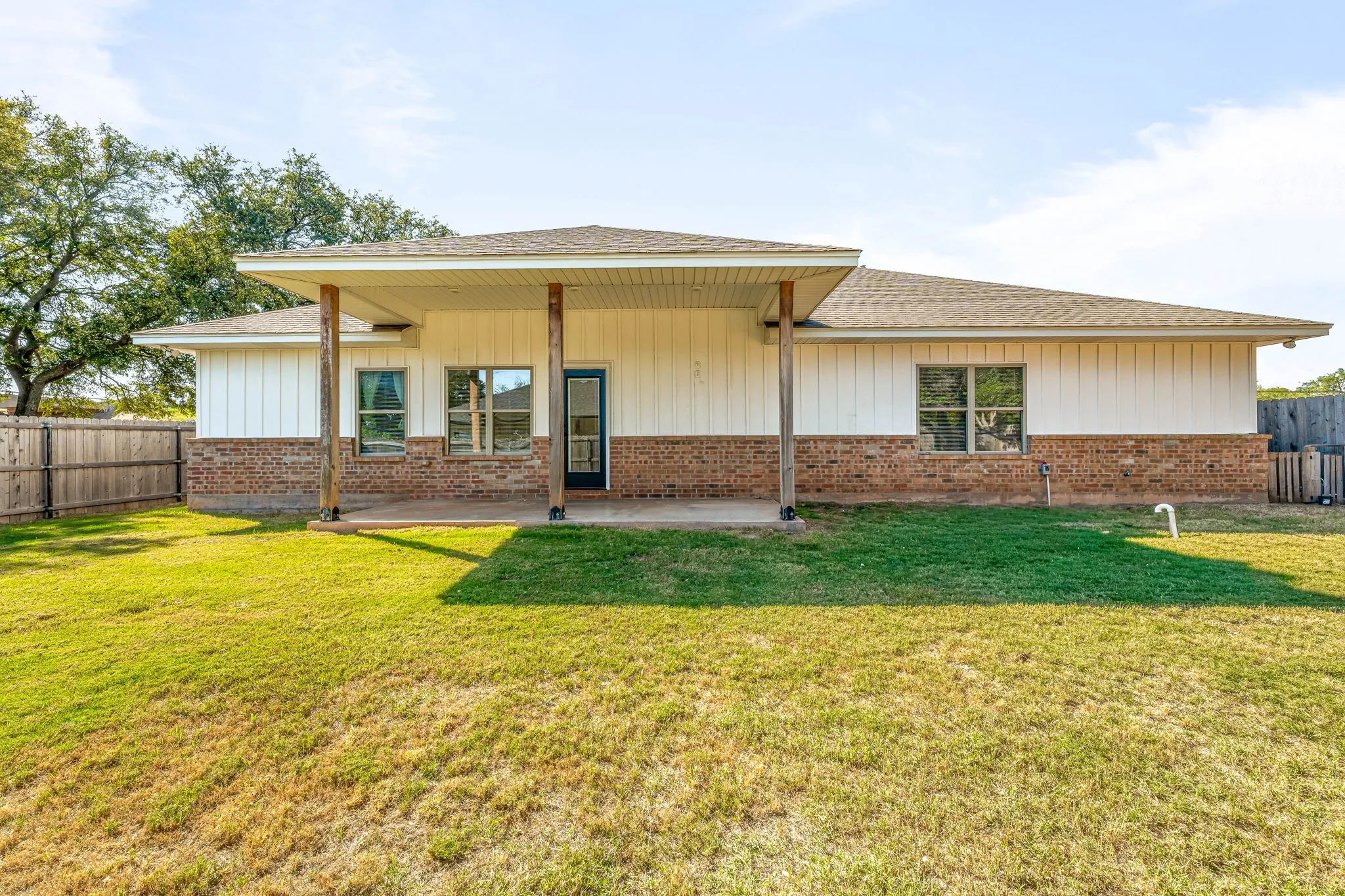 Single Family Residence For Sale in Wichita County , 1501 Johnson Road A, Iowa Park, Texas 76367, 3 Bedrooms, 2 Bathrooms, 2 Garage spaces, 1,587 Sqft, built in 2021, Price $270,000, mls#21045297, Real Estate Agent in Iowa Park, Homes For Sale in Wichita county, Homes For Sale in Iowa Park, Realtor in Iowa Park Texas, Real Estate Brokerage Independent Realty Texas, Luminita Cordes Realtor