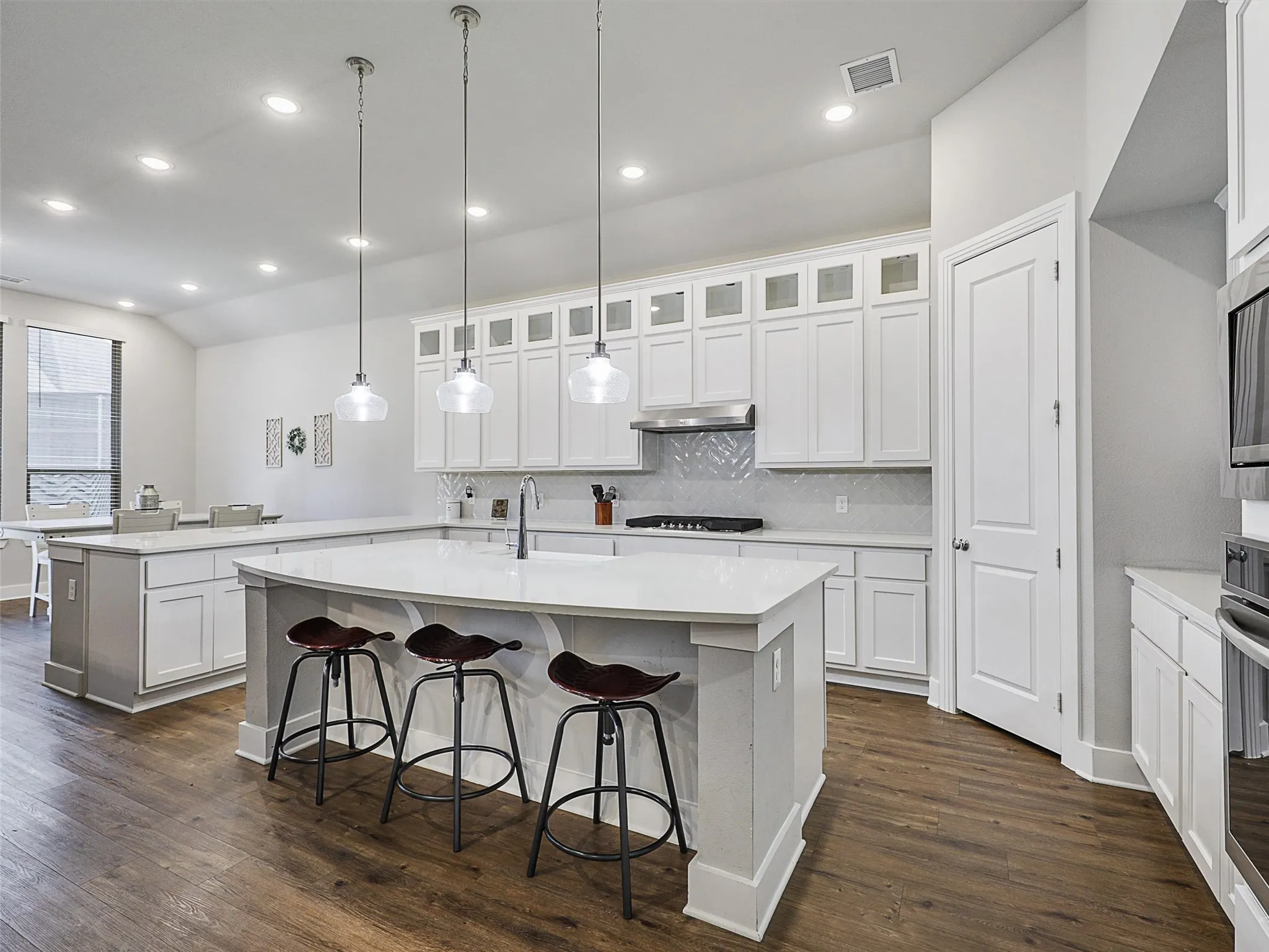Single Family Residence For Sale in Grayson County , 5106 Twin Oaks Court, Denison, Texas 75020, 4 Bedroom, 3 Bathroom, 2 Garage spaces, 2,825 Sqft, built in 2022, mls#21043727, Real Estate Agent in Denison, Homes For Sale in Grayson county, Homes For Sale in Denison, Realtor in Denison Texas, Real Estate Brokerage Independent Realty Texas, Luminita Cordes Realtor