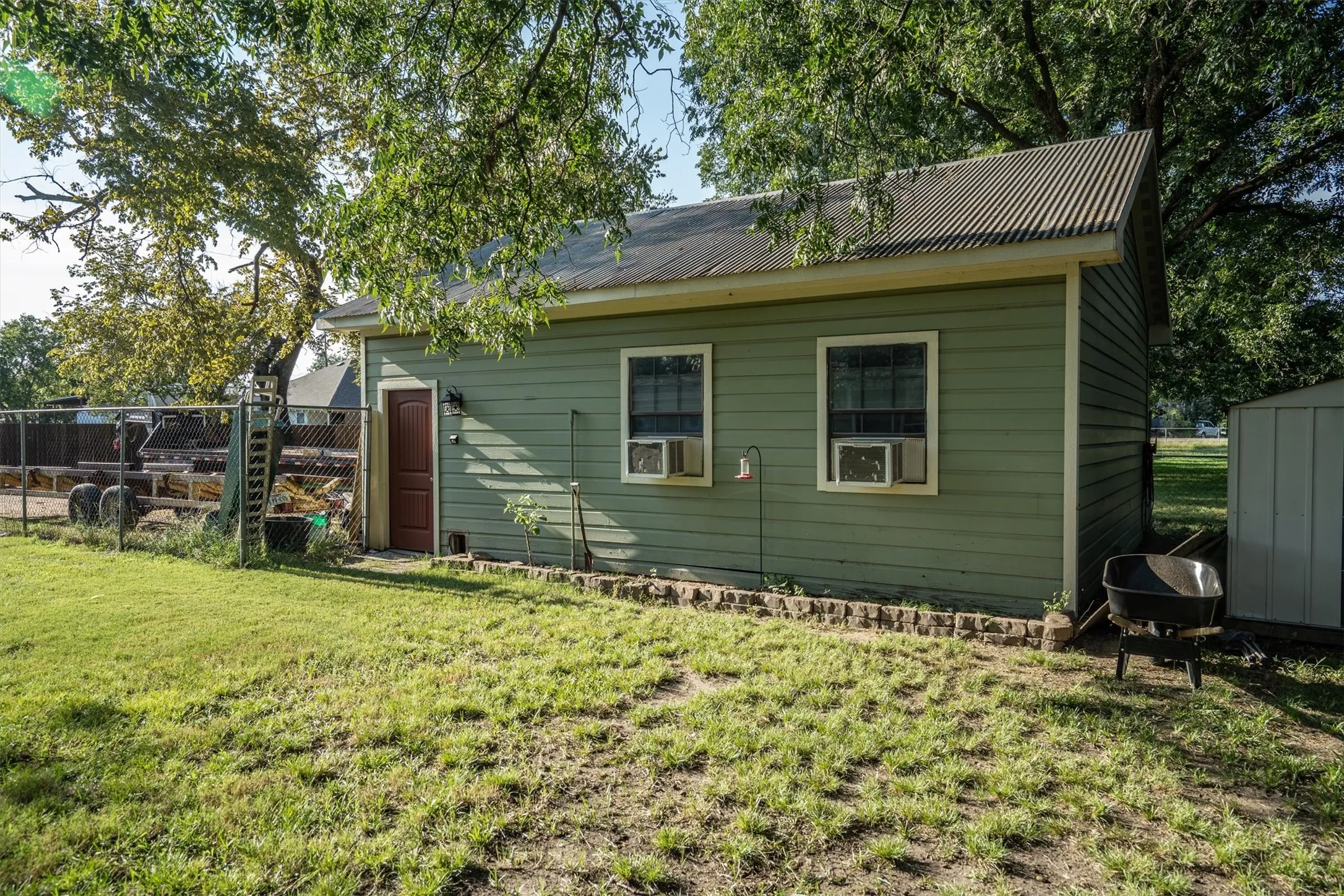 Single Family Residence For Sale in Grayson County , 801 E Main Street, Tioga, Texas 76271, 4 Bedrooms, 2 Bathrooms, 1 Garage spaces, 2,142 Sqft, built in 1945, Preowned, Price $249,000, mls#21038913, Real Estate Agent in Tioga, Homes For Sale in Grayson county, Homes For Sale in Tioga, Realtor in Tioga Texas, Real Estate Brokerage Independent Realty Texas, Luminita Cordes Realtor