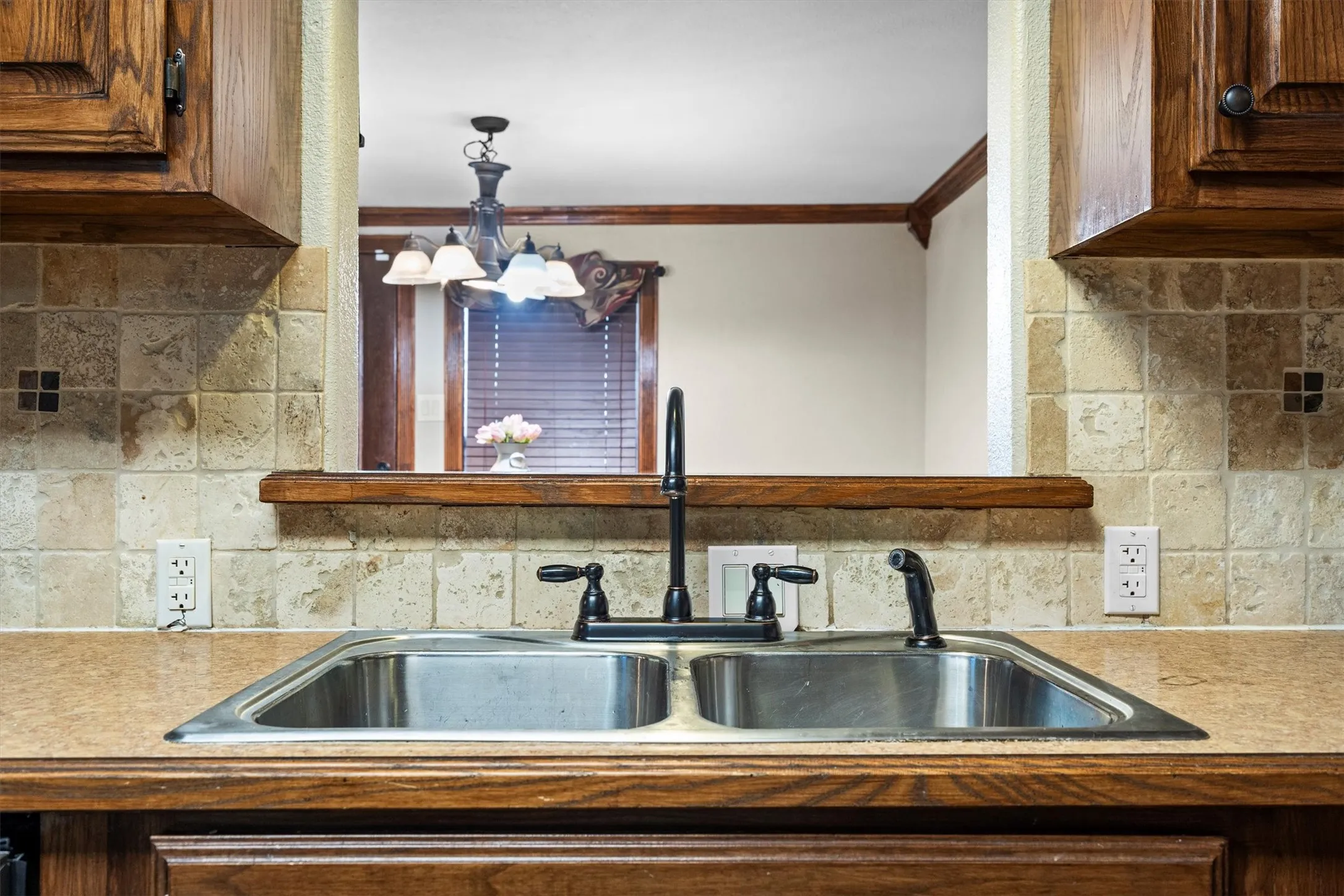 Single Family Residence For Sale in Grayson County , 801 E Main Street, Tioga, Texas 76271, 4 Bedrooms, 2 Bathrooms, 1 Garage spaces, 2,142 Sqft, built in 1945, Preowned, Price $249,000, mls#21038913, Real Estate Agent in Tioga, Homes For Sale in Grayson county, Homes For Sale in Tioga, Realtor in Tioga Texas, Real Estate Brokerage Independent Realty Texas, Luminita Cordes Realtor
