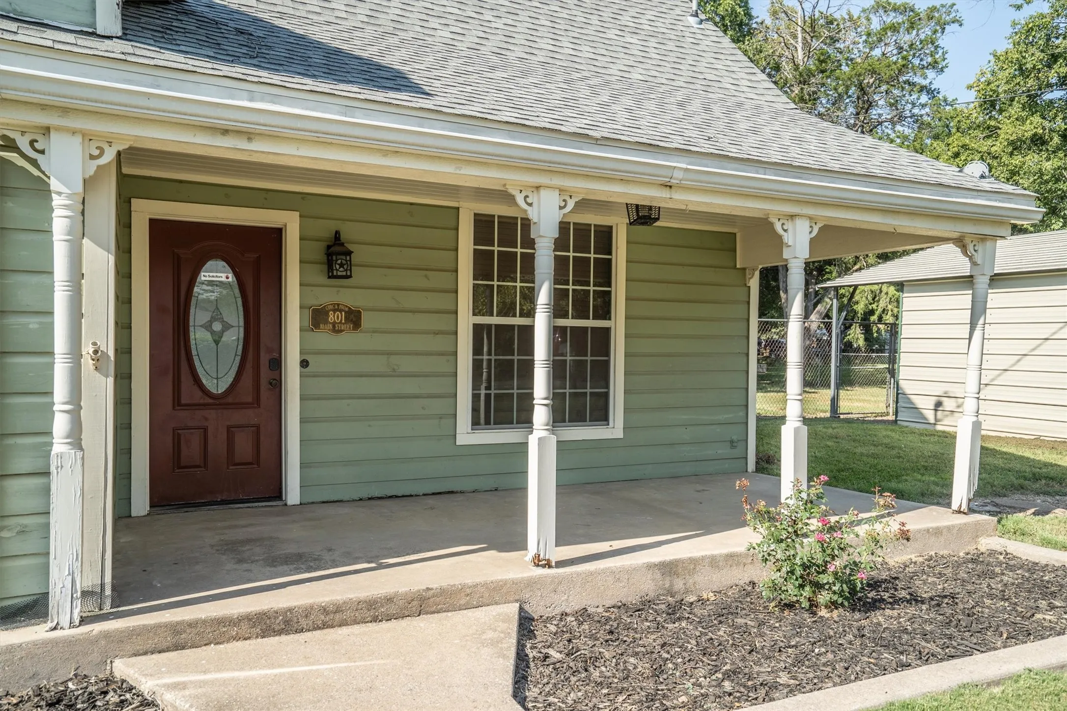 Single Family Residence For Sale in Grayson County , 801 E Main Street, Tioga, Texas 76271, 4 Bedrooms, 2 Bathrooms, 1 Garage spaces, 2,142 Sqft, built in 1945, Preowned, Price $249,000, mls#21038913, Real Estate Agent in Tioga, Homes For Sale in Grayson county, Homes For Sale in Tioga, Realtor in Tioga Texas, Real Estate Brokerage Independent Realty Texas, Luminita Cordes Realtor