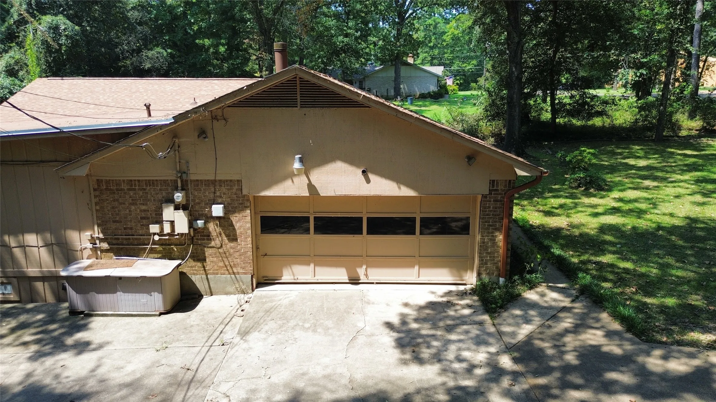 Single Family Residence For Sale in Smith County , 17320 Four Winds Way, Flint, Texas 75762, 4 Bedroom, 2 Bathroom, 2 Garage spaces, 1,945 Sqft, built in 1982, Preowned, mls#21039594, Real Estate Agent in Flint, Homes For Sale in Smith county, Homes For Sale in Flint, Realtor in Flint Texas, Real Estate Brokerage Independent Realty Texas, Luminita Cordes Realtor