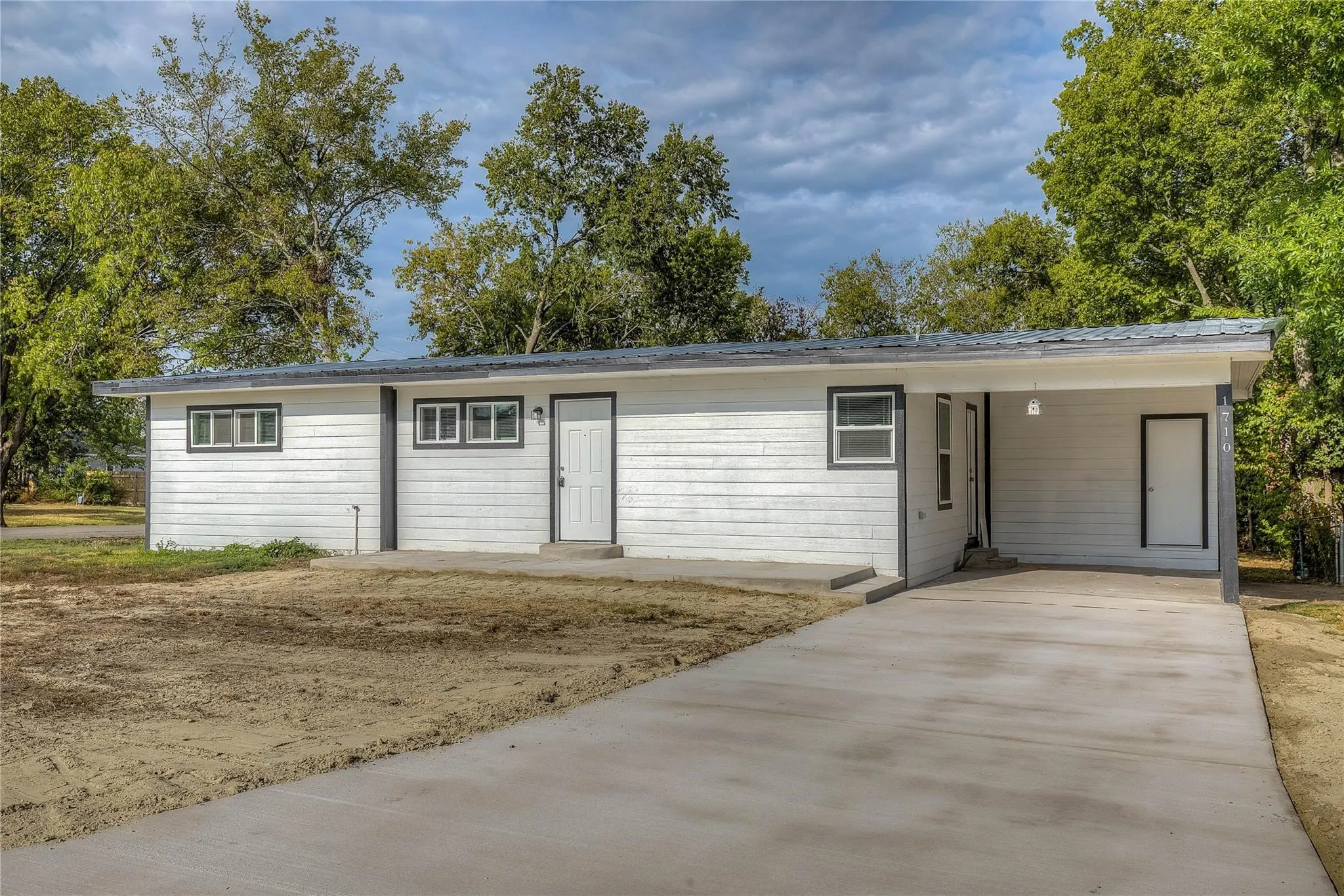 For Sale in Hunt County , 17 SFR Portfolio Package Street, Greenville, Texas 75401, 47 Bedroom, 21 Bathroom, Garage spaces, 18,344 Sqft, built in 1968, Preowned, mls#21042853, Real Estate Agent in Greenville, Homes For Sale in Hunt county, Homes For Sale in Greenville, Realtor in Greenville Texas, Real Estate Brokerage Independent Realty Texas, Luminita Cordes Realtor