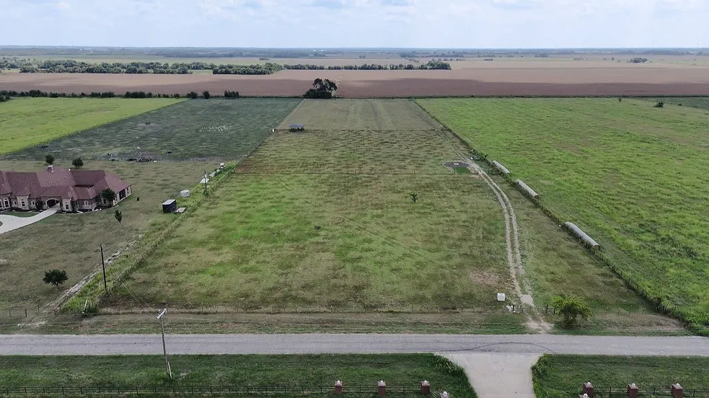 Unimproved Land For Sale in Ellis County , 1901 Hunsucker Road, Red Oak, Texas 75152, 0, 0, Garage spaces, 0 Sqft, built in 0, Price $399,000, mls#21045438, Real Estate Agent in Red Oak, Homes For Sale in Ellis county, Homes For Sale in Red Oak, Realtor in Red Oak Texas, Real Estate Brokerage Independent Realty Texas, Luminita Cordes Realtor