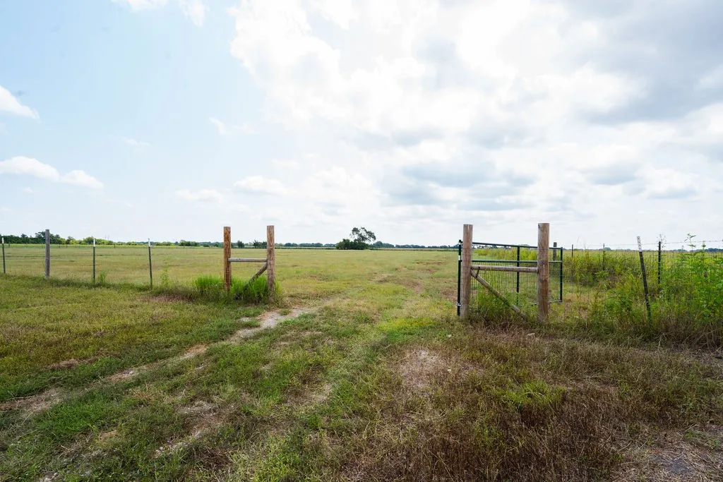 Unimproved Land For Sale in Ellis County , 1901 Hunsucker Road, Red Oak, Texas 75152, 0, 0, Garage spaces, 0 Sqft, built in 0, Price $399,000, mls#21045438, Real Estate Agent in Red Oak, Homes For Sale in Ellis county, Homes For Sale in Red Oak, Realtor in Red Oak Texas, Real Estate Brokerage Independent Realty Texas, Luminita Cordes Realtor