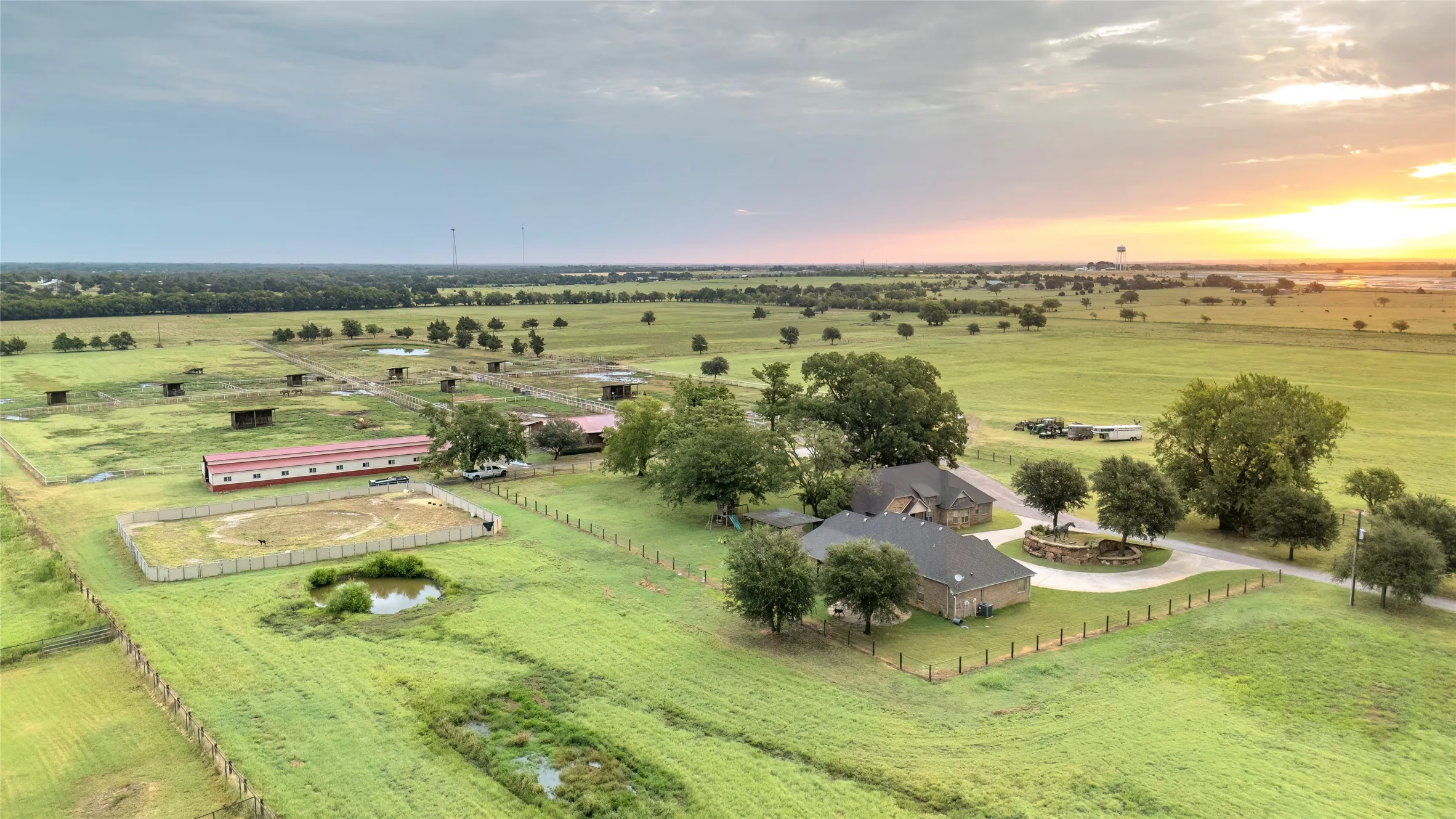 Farm For Sale in Grayson County , 777 Stiles Road, Whitesboro, Texas 76273, 6 Bedroom, 6 Bathroom, 3 Garage spaces, 2,235 Sqft, built in 2010, mls#21043642, Real Estate Agent in Whitesboro, Homes For Sale in Grayson county, Homes For Sale in Whitesboro, Realtor in Whitesboro Texas, Real Estate Brokerage Independent Realty Texas, Luminita Cordes Realtor