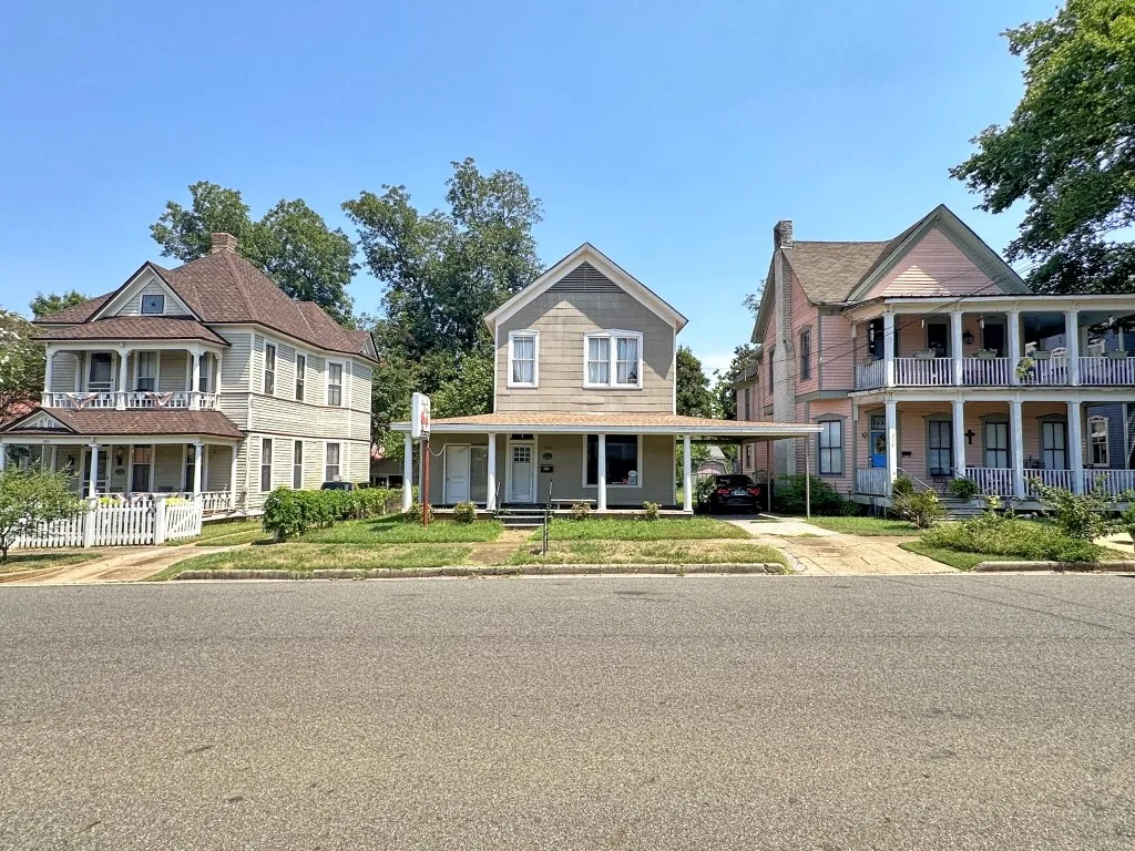 Retail For Sale in Anderson County , 208 S Magnolia Street, Palestine, Texas 75801, 0, 0, Garage spaces, 0 Sqft, built in 1900, mls#21046272, Real Estate Agent in Palestine, Homes For Sale in Anderson county, Homes For Sale in Palestine, Realtor in Palestine Texas, Real Estate Brokerage Independent Realty Texas, Luminita Cordes Realtor