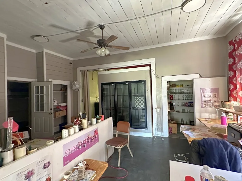 Retail For Sale in Anderson County , 208 S Magnolia Street, Palestine, Texas 75801, 0, 0, Garage spaces, 0 Sqft, built in 1900, mls#21046272, Real Estate Agent in Palestine, Homes For Sale in Anderson county, Homes For Sale in Palestine, Realtor in Palestine Texas, Real Estate Brokerage Independent Realty Texas, Luminita Cordes Realtor