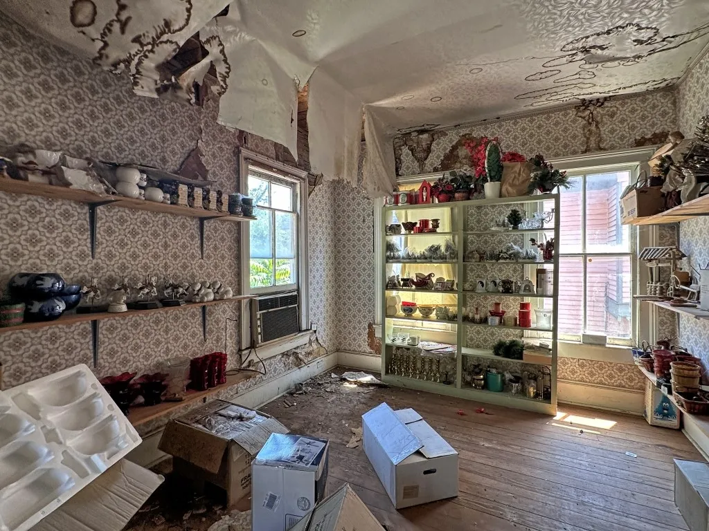 Retail For Sale in Anderson County , 208 S Magnolia Street, Palestine, Texas 75801, 0, 0, Garage spaces, 0 Sqft, built in 1900, mls#21046272, Real Estate Agent in Palestine, Homes For Sale in Anderson county, Homes For Sale in Palestine, Realtor in Palestine Texas, Real Estate Brokerage Independent Realty Texas, Luminita Cordes Realtor