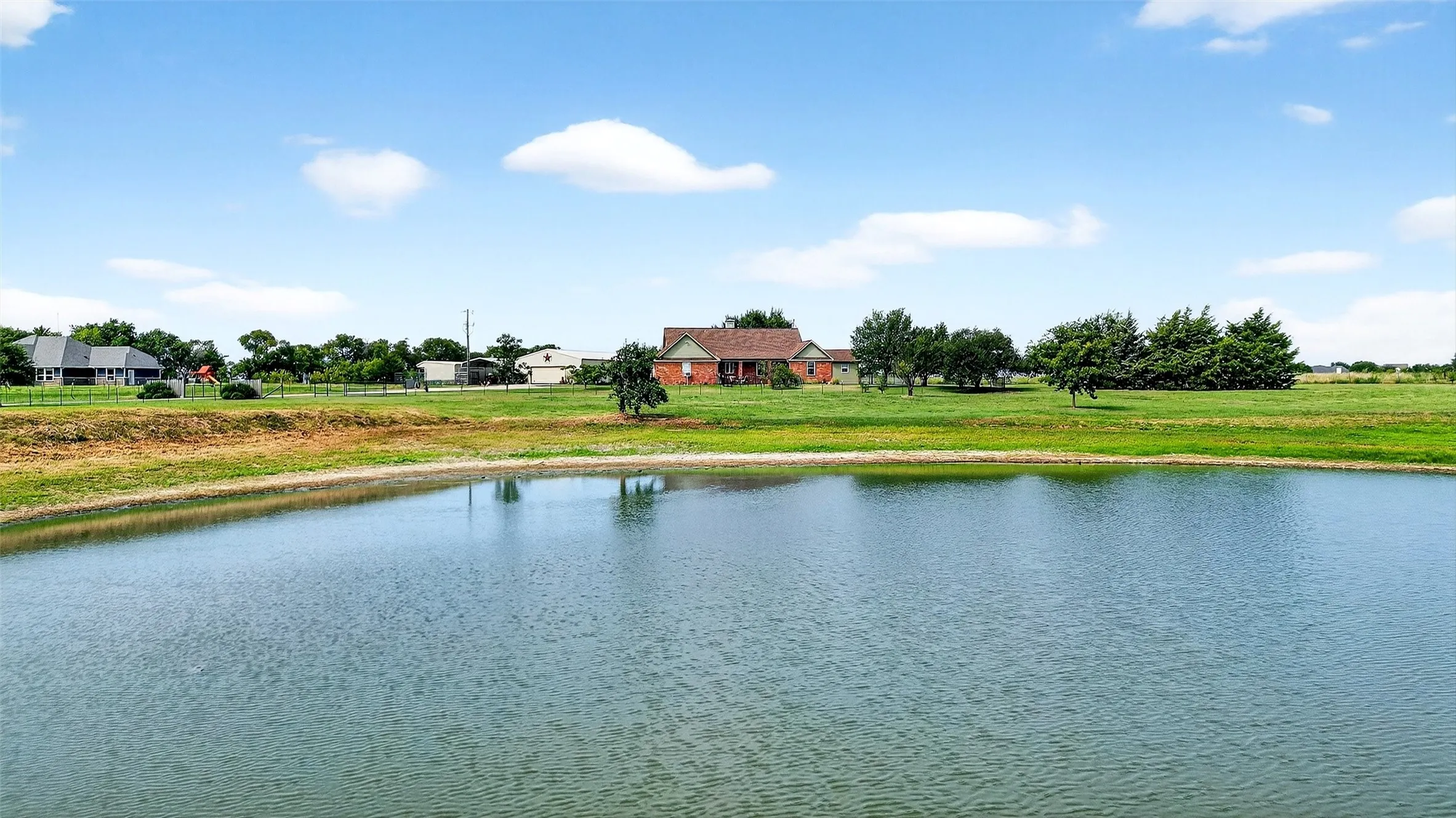 Single Family Residence For Sale in Grayson County , 551 Massey Road, Gunter, Texas 75058, 3 Bedroom, 2 Bathroom, 2 Garage spaces, 1,855 Sqft, built in 1997, Preowned, mls#21046047, Real Estate Agent in Gunter, Homes For Sale in Grayson county, Homes For Sale in Gunter, Realtor in Gunter Texas, Real Estate Brokerage Independent Realty Texas, Luminita Cordes Realtor