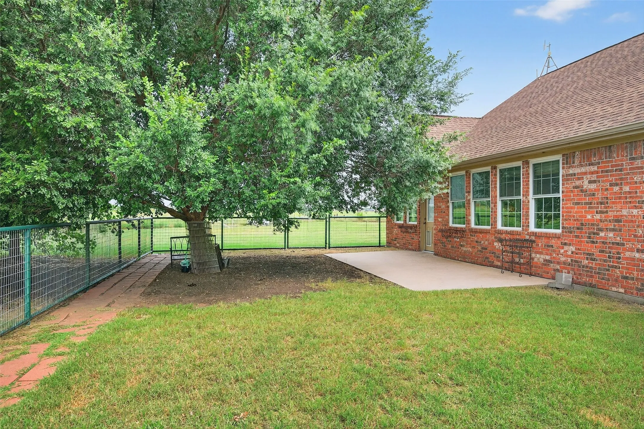 Single Family Residence For Sale in Grayson County , 551 Massey Road, Gunter, Texas 75058, 3 Bedroom, 2 Bathroom, 2 Garage spaces, 1,855 Sqft, built in 1997, Preowned, mls#21046047, Real Estate Agent in Gunter, Homes For Sale in Grayson county, Homes For Sale in Gunter, Realtor in Gunter Texas, Real Estate Brokerage Independent Realty Texas, Luminita Cordes Realtor