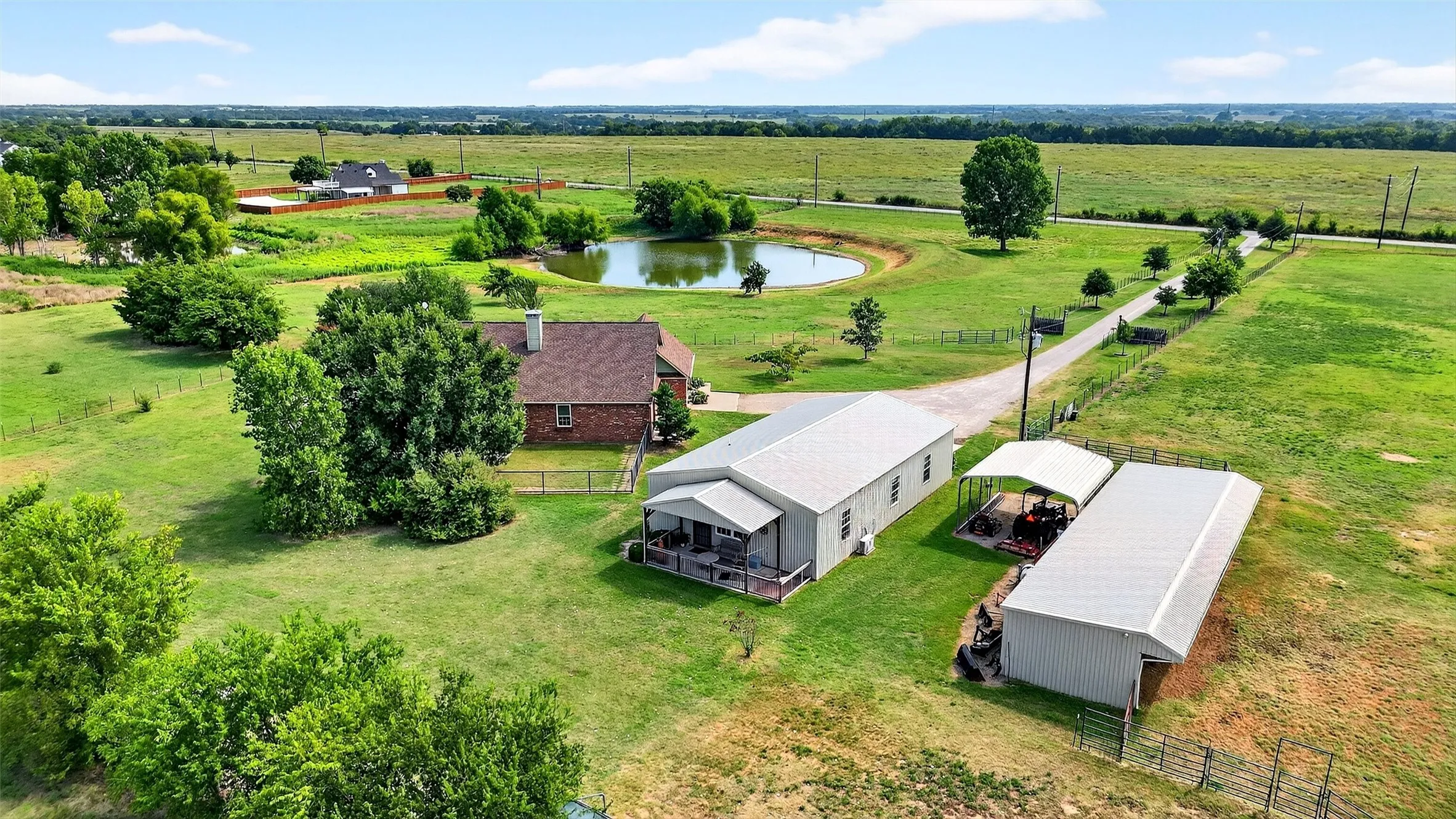 Single Family Residence For Sale in Grayson County , 551 Massey Road, Gunter, Texas 75058, 3 Bedroom, 2 Bathroom, 2 Garage spaces, 1,855 Sqft, built in 1997, Preowned, mls#21046047, Real Estate Agent in Gunter, Homes For Sale in Grayson county, Homes For Sale in Gunter, Realtor in Gunter Texas, Real Estate Brokerage Independent Realty Texas, Luminita Cordes Realtor