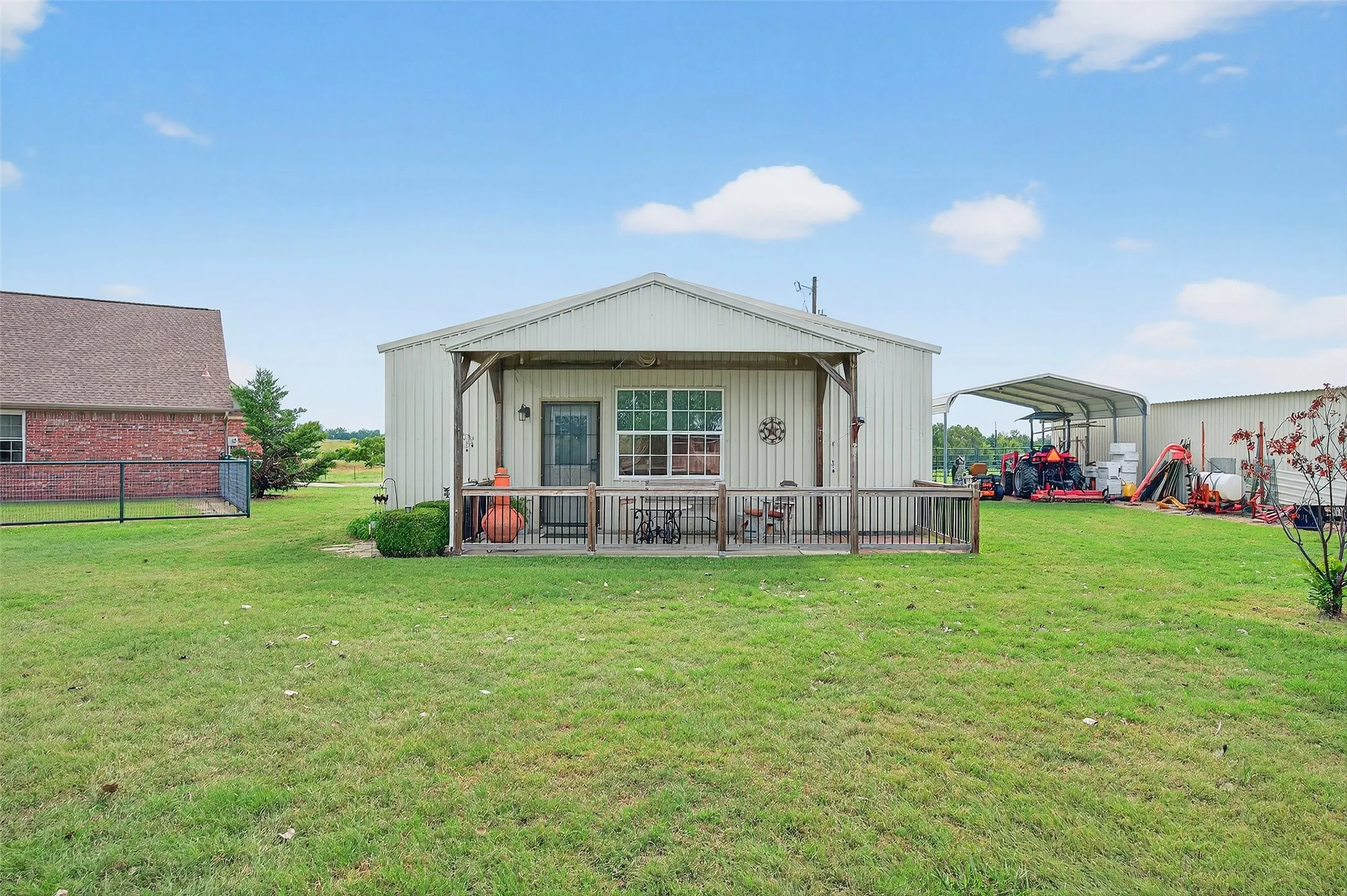 Single Family Residence For Sale in Grayson County , 551 Massey Road, Gunter, Texas 75058, 3 Bedroom, 2 Bathroom, 2 Garage spaces, 1,855 Sqft, built in 1997, Preowned, mls#21046047, Real Estate Agent in Gunter, Homes For Sale in Grayson county, Homes For Sale in Gunter, Realtor in Gunter Texas, Real Estate Brokerage Independent Realty Texas, Luminita Cordes Realtor