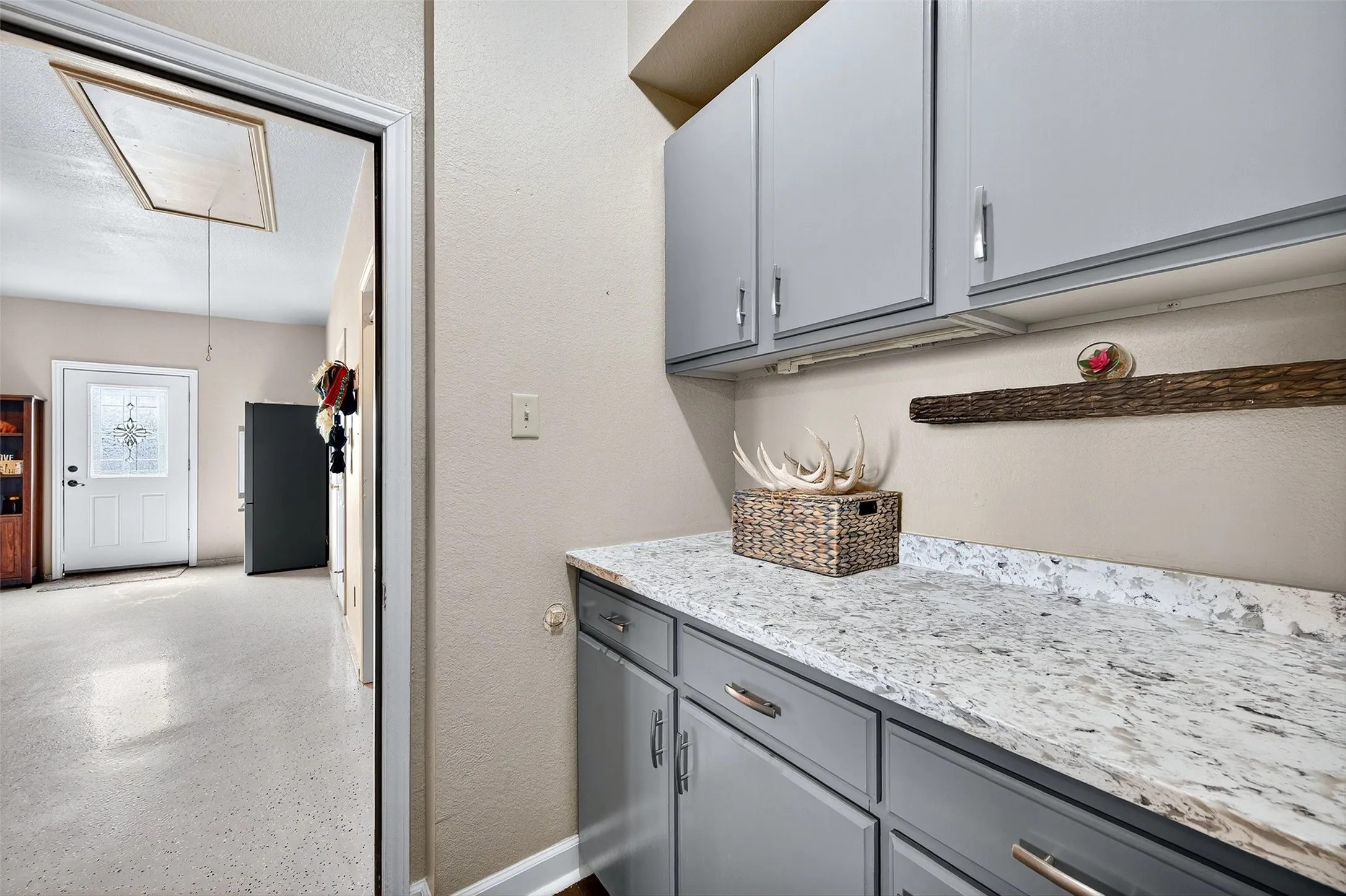 Single Family Residence For Sale in Grayson County , 551 Massey Road, Gunter, Texas 75058, 3 Bedroom, 2 Bathroom, 2 Garage spaces, 1,855 Sqft, built in 1997, Preowned, mls#21046047, Real Estate Agent in Gunter, Homes For Sale in Grayson county, Homes For Sale in Gunter, Realtor in Gunter Texas, Real Estate Brokerage Independent Realty Texas, Luminita Cordes Realtor