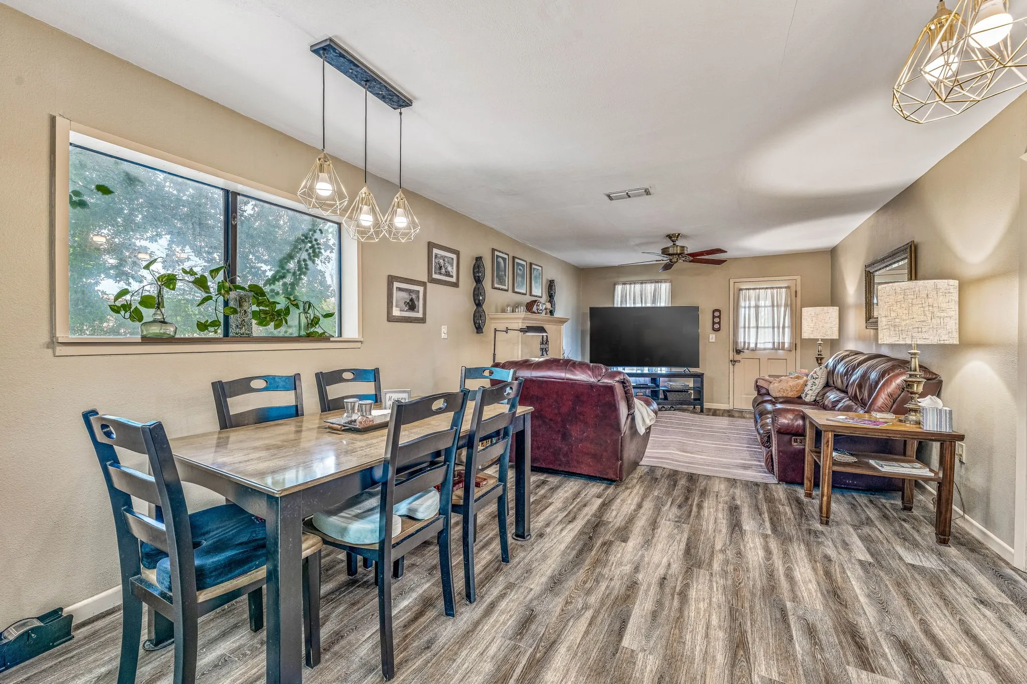 Single Family Residence For Sale in Bosque County , 15061 Highway 6, Iredell, Texas 76649, 4 Bedroom, 2 Bathroom, 3 Garage spaces, 2,156 Sqft, built in 1945, Preowned, Price $385,900, mls#21043073, Real Estate Agent in Iredell, Homes For Sale in Bosque county, Homes For Sale in Iredell, Realtor in Iredell Texas, Real Estate Brokerage Independent Realty Texas, Luminita Cordes Realtor