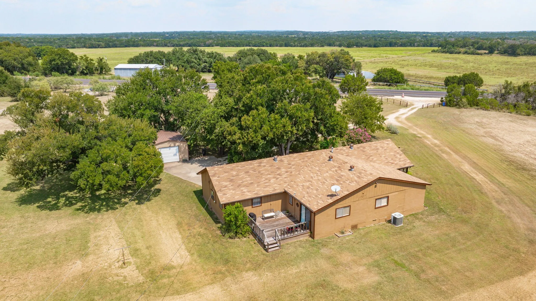 Single Family Residence For Sale in Bosque County , 15061 Highway 6, Iredell, Texas 76649, 4 Bedroom, 2 Bathroom, 3 Garage spaces, 2,156 Sqft, built in 1945, Preowned, Price $385,900, mls#21043073, Real Estate Agent in Iredell, Homes For Sale in Bosque county, Homes For Sale in Iredell, Realtor in Iredell Texas, Real Estate Brokerage Independent Realty Texas, Luminita Cordes Realtor