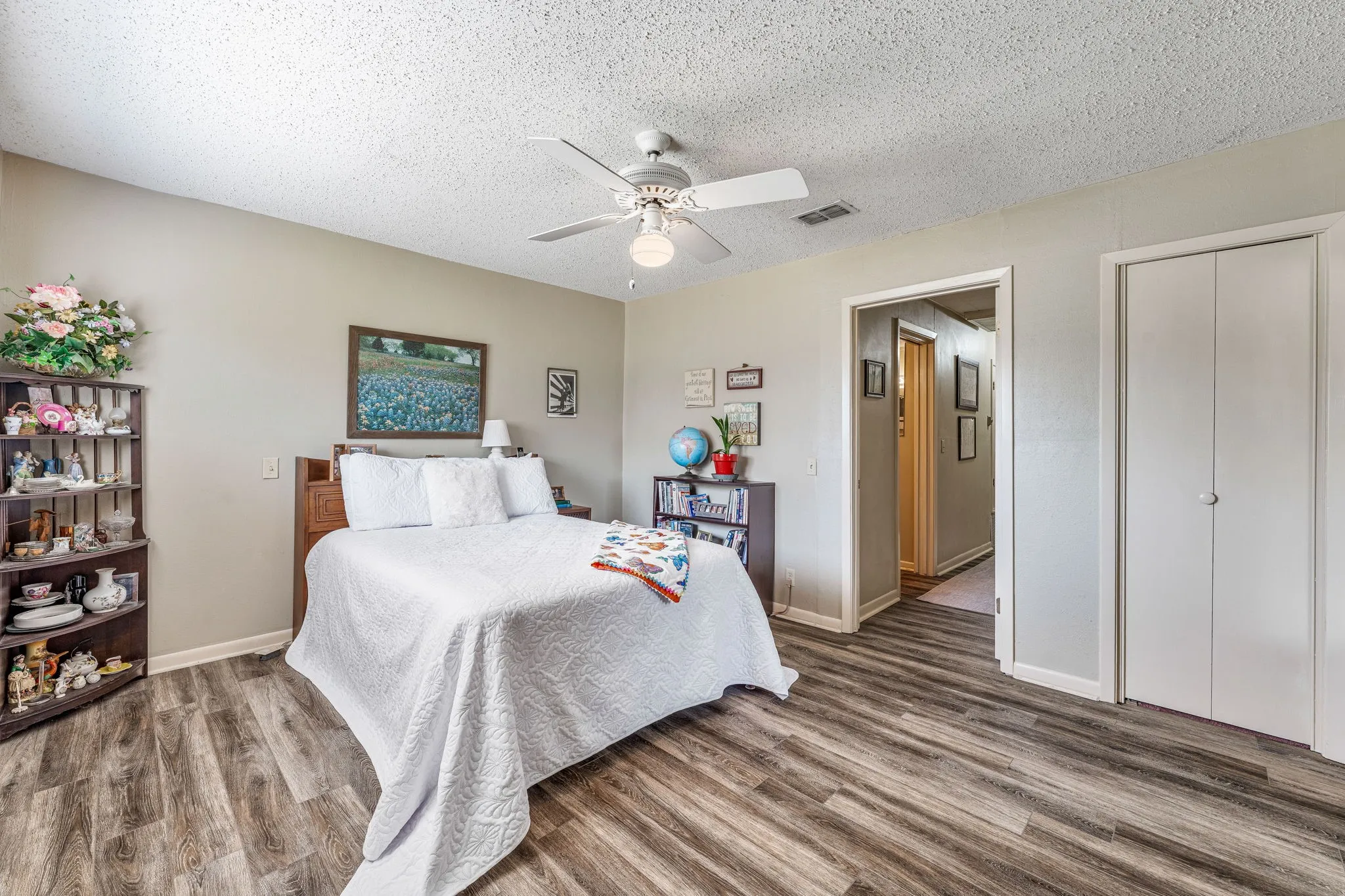 Single Family Residence For Sale in Bosque County , 15061 Highway 6, Iredell, Texas 76649, 4 Bedroom, 2 Bathroom, 3 Garage spaces, 2,156 Sqft, built in 1945, Preowned, Price $385,900, mls#21043073, Real Estate Agent in Iredell, Homes For Sale in Bosque county, Homes For Sale in Iredell, Realtor in Iredell Texas, Real Estate Brokerage Independent Realty Texas, Luminita Cordes Realtor