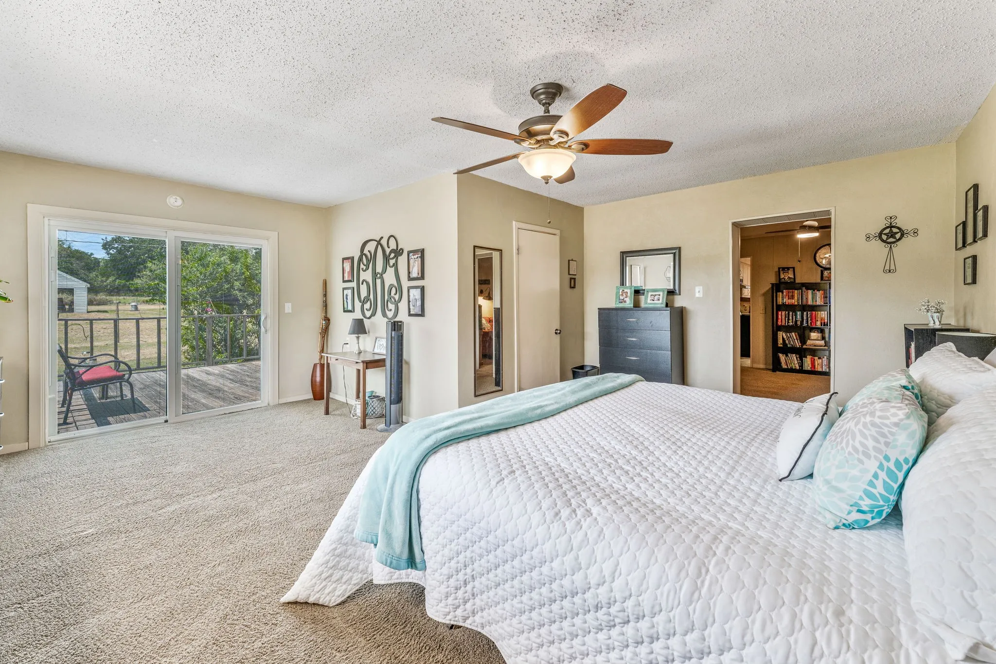 Single Family Residence For Sale in Bosque County , 15061 Highway 6, Iredell, Texas 76649, 4 Bedroom, 2 Bathroom, 3 Garage spaces, 2,156 Sqft, built in 1945, Preowned, Price $385,900, mls#21043073, Real Estate Agent in Iredell, Homes For Sale in Bosque county, Homes For Sale in Iredell, Realtor in Iredell Texas, Real Estate Brokerage Independent Realty Texas, Luminita Cordes Realtor