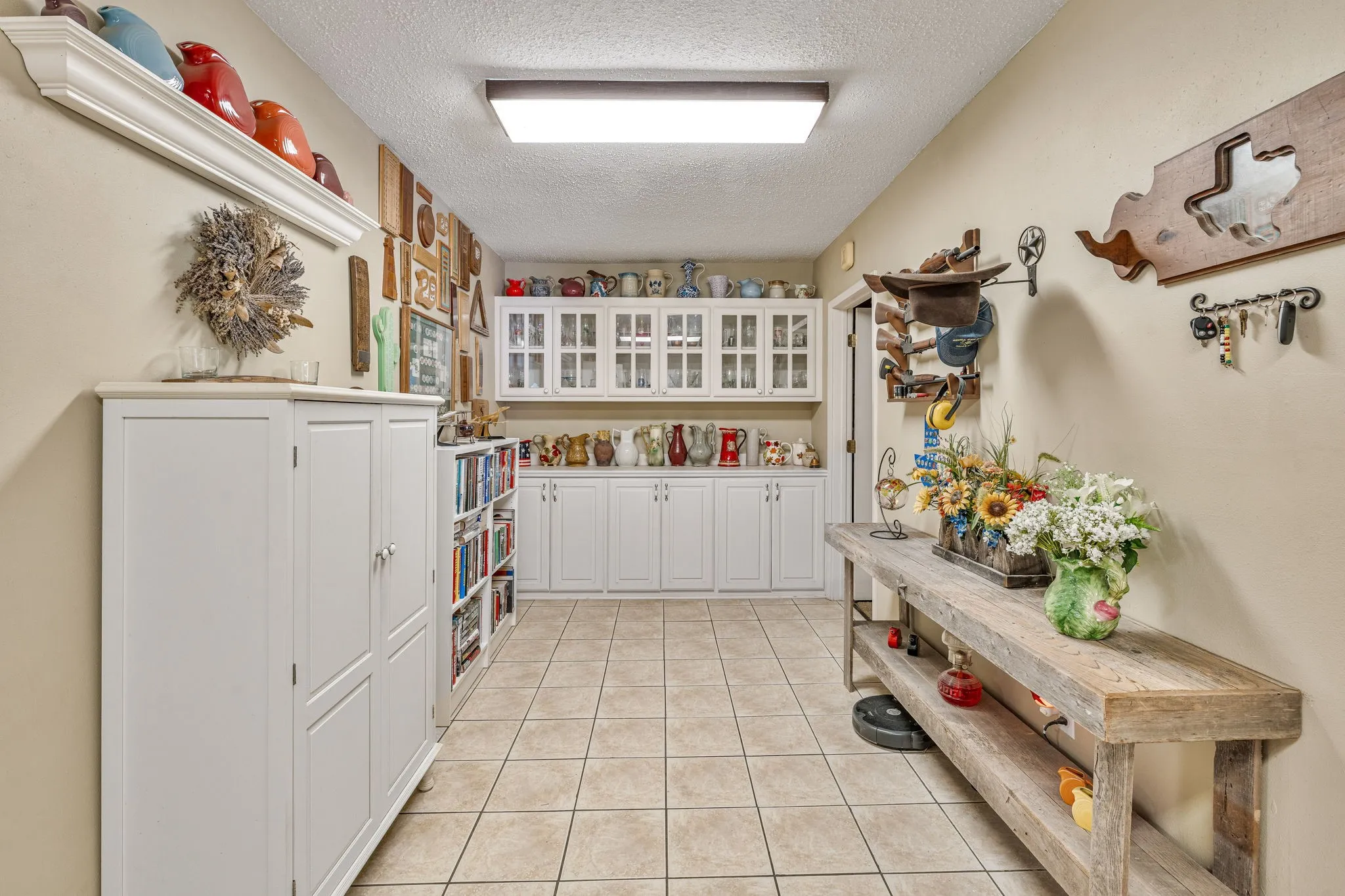 Single Family Residence For Sale in Bosque County , 15061 Highway 6, Iredell, Texas 76649, 4 Bedroom, 2 Bathroom, 3 Garage spaces, 2,156 Sqft, built in 1945, Preowned, Price $385,900, mls#21043073, Real Estate Agent in Iredell, Homes For Sale in Bosque county, Homes For Sale in Iredell, Realtor in Iredell Texas, Real Estate Brokerage Independent Realty Texas, Luminita Cordes Realtor