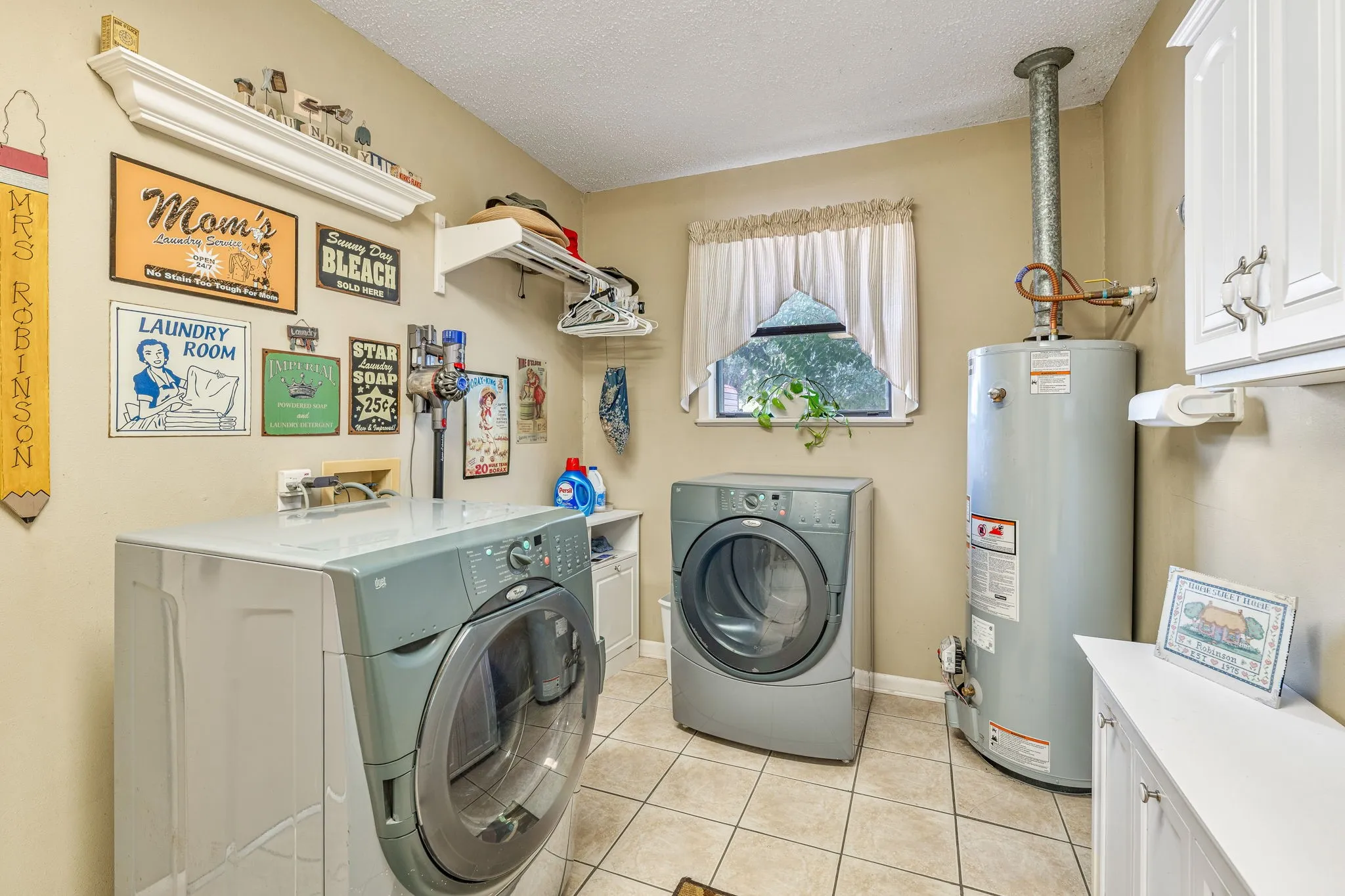 Single Family Residence For Sale in Bosque County , 15061 Highway 6, Iredell, Texas 76649, 4 Bedroom, 2 Bathroom, 3 Garage spaces, 2,156 Sqft, built in 1945, Preowned, Price $385,900, mls#21043073, Real Estate Agent in Iredell, Homes For Sale in Bosque county, Homes For Sale in Iredell, Realtor in Iredell Texas, Real Estate Brokerage Independent Realty Texas, Luminita Cordes Realtor