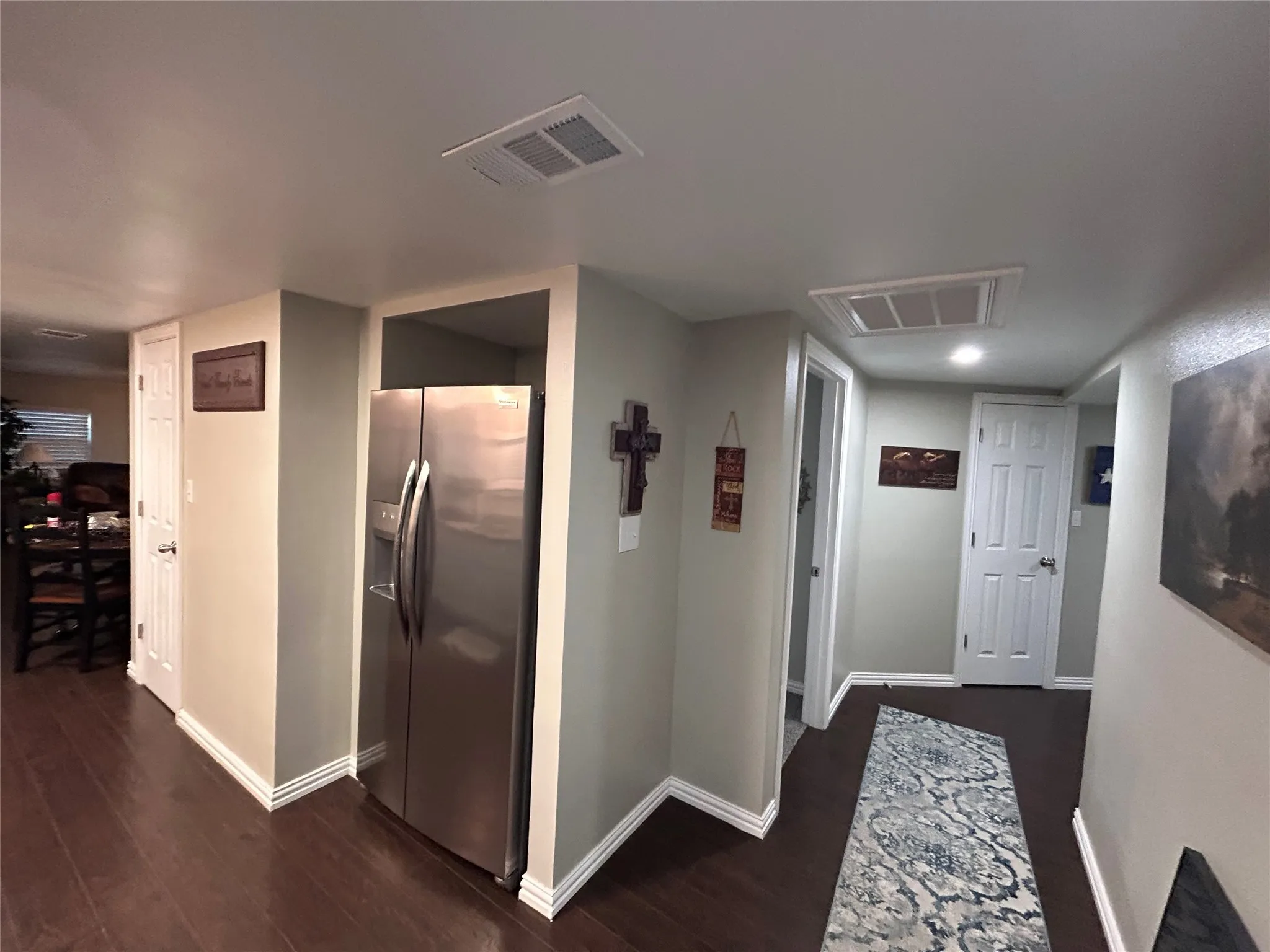Single Family Residence For Rent in Denton County , 506 N Charles Street, Lewisville, Texas 75057, 3 Bedroom, 2 Bathroom, Garage spaces, 2,163 Sqft, built in 1962, Price $3,000, mls#21046659, Real Estate Agent in Lewisville, Homes For Rent in Denton county, Homes For Rent in Lewisville, Realtor in Lewisville Texas, Real Estate Brokerage Independent Realty Texas, Luminita Cordes Realtor