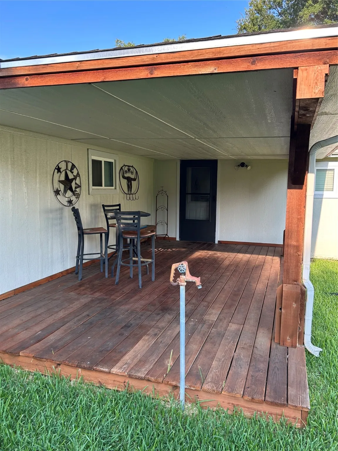 Single Family Residence For Rent in Denton County , 506 N Charles Street, Lewisville, Texas 75057, 3 Bedroom, 2 Bathroom, Garage spaces, 2,163 Sqft, built in 1962, Price $3,000, mls#21046659, Real Estate Agent in Lewisville, Homes For Rent in Denton county, Homes For Rent in Lewisville, Realtor in Lewisville Texas, Real Estate Brokerage Independent Realty Texas, Luminita Cordes Realtor
