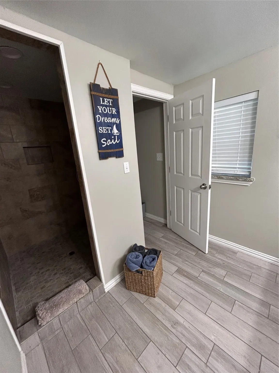 Single Family Residence For Rent in Denton County , 506 N Charles Street, Lewisville, Texas 75057, 3 Bedroom, 2 Bathroom, Garage spaces, 2,163 Sqft, built in 1962, Price $3,000, mls#21046659, Real Estate Agent in Lewisville, Homes For Rent in Denton county, Homes For Rent in Lewisville, Realtor in Lewisville Texas, Real Estate Brokerage Independent Realty Texas, Luminita Cordes Realtor