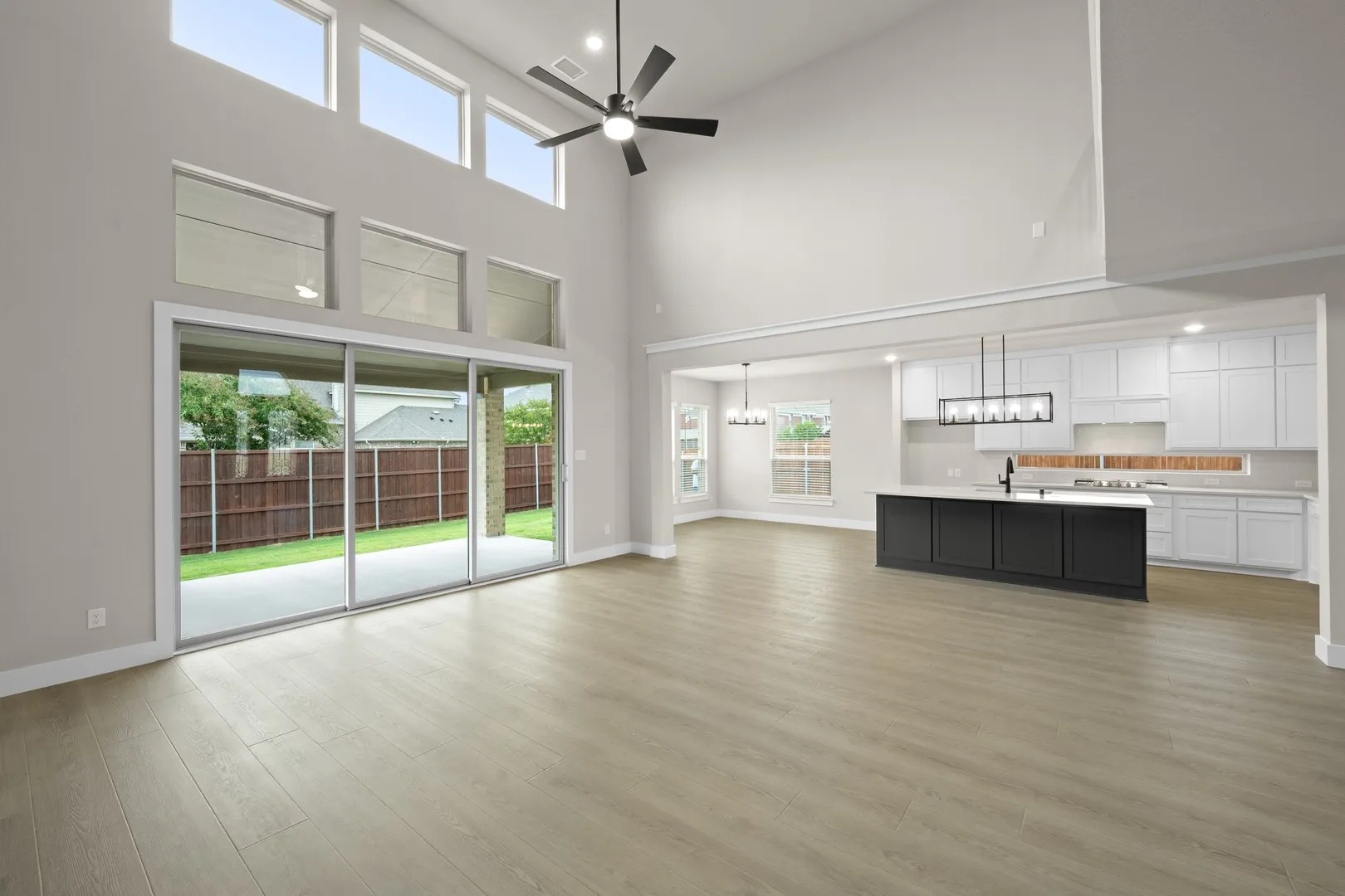 1822 Whisperwood- living room-2